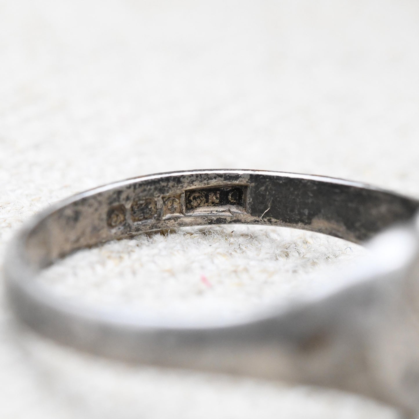 Vintage Sterling Silver Heart Signet Ring - Engraved Silver 1977 Love Heart Jewellery | Everyday Ring | UK Size - O 1/2 | US Size - 7 1/4