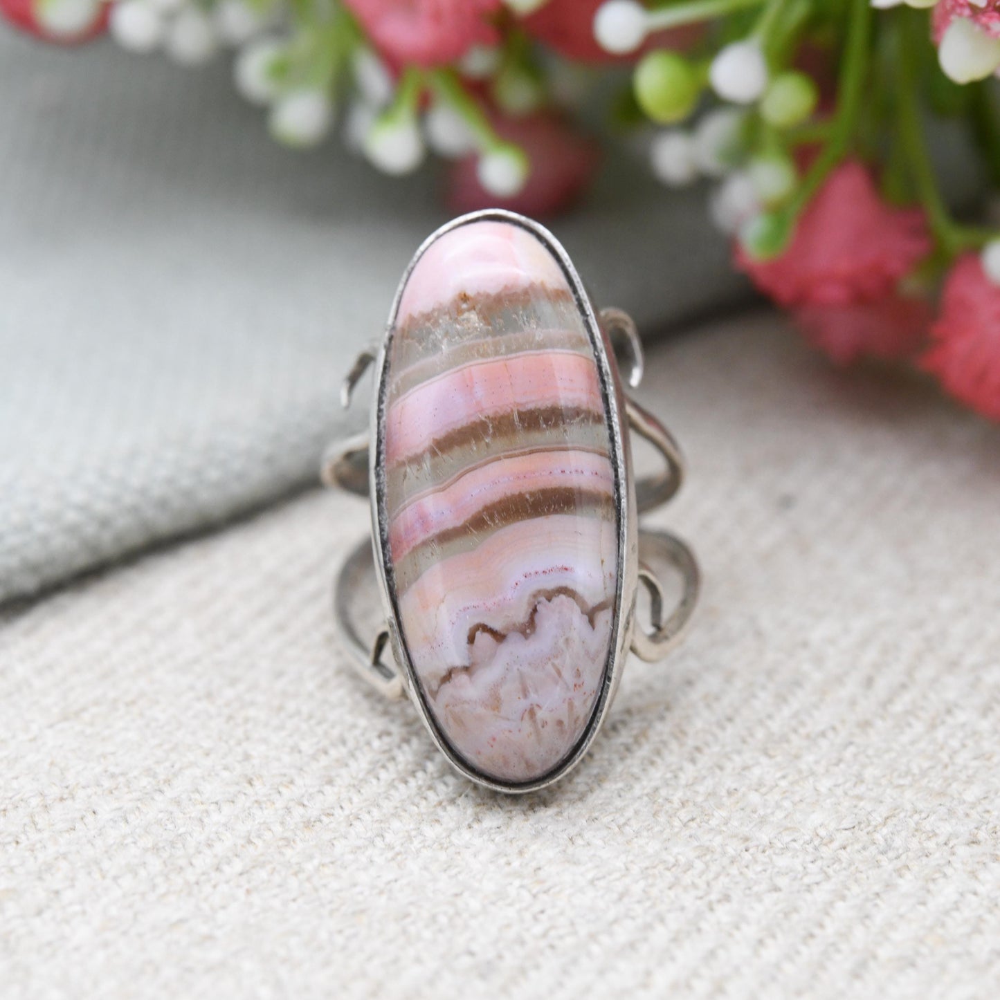 Vintage Sterling Silver Striped Pink Agate Ring - Open Shoulder | Scrolling | Cabochon | UK Size - O 1/2 | US Size - 7 3/4