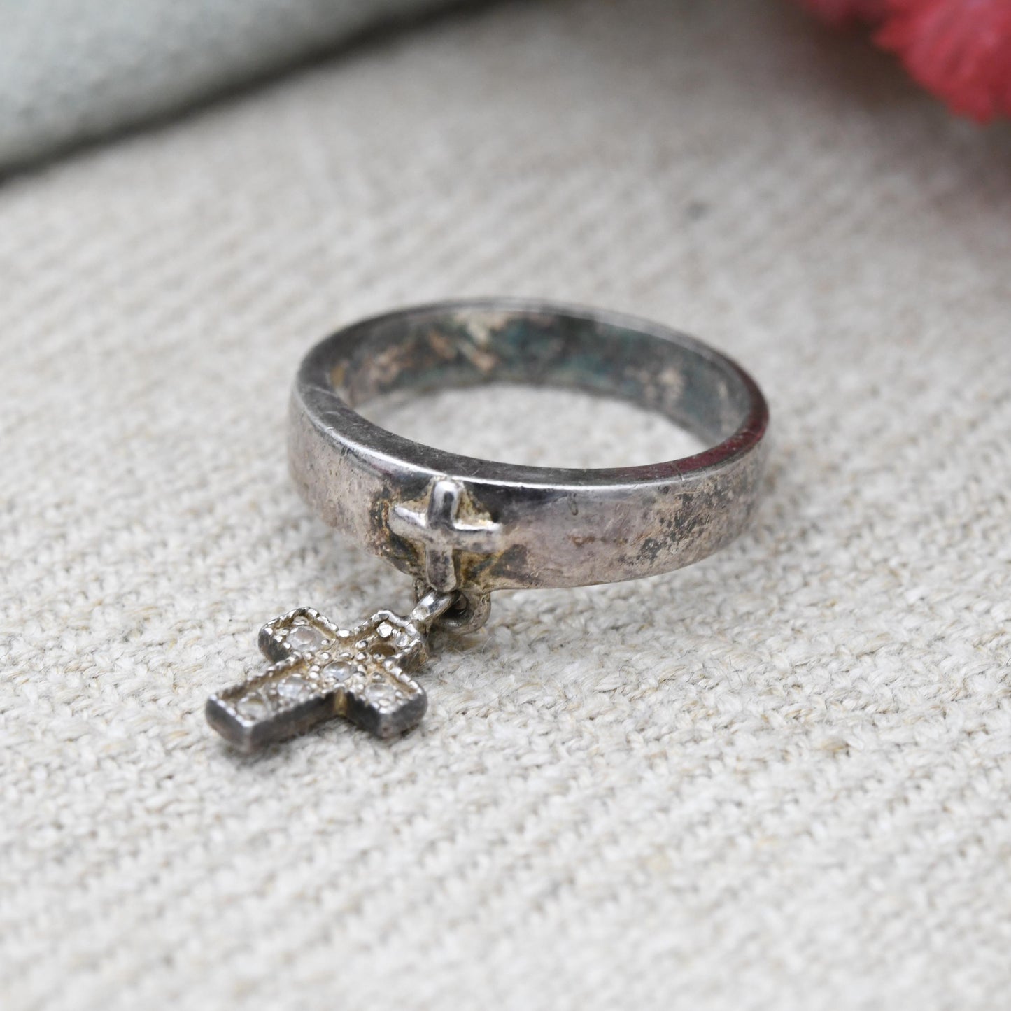 Vintage Sterling Silver Dangle Cross Band Ring - Clear Stone Decoration | Raised Cross Relief | UK Size - L | US Size - 6