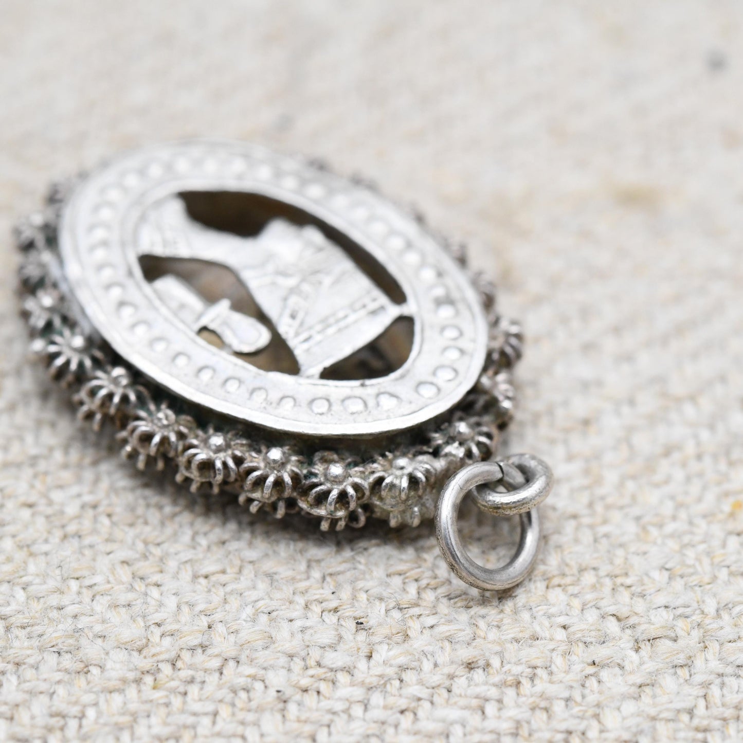 Vintage Egyptian Silver Pendant with Nefertiti and Amenhotep IV - Pharaoh Queen of Egypt | Cannetille Design | Gift for Pendant Necklace