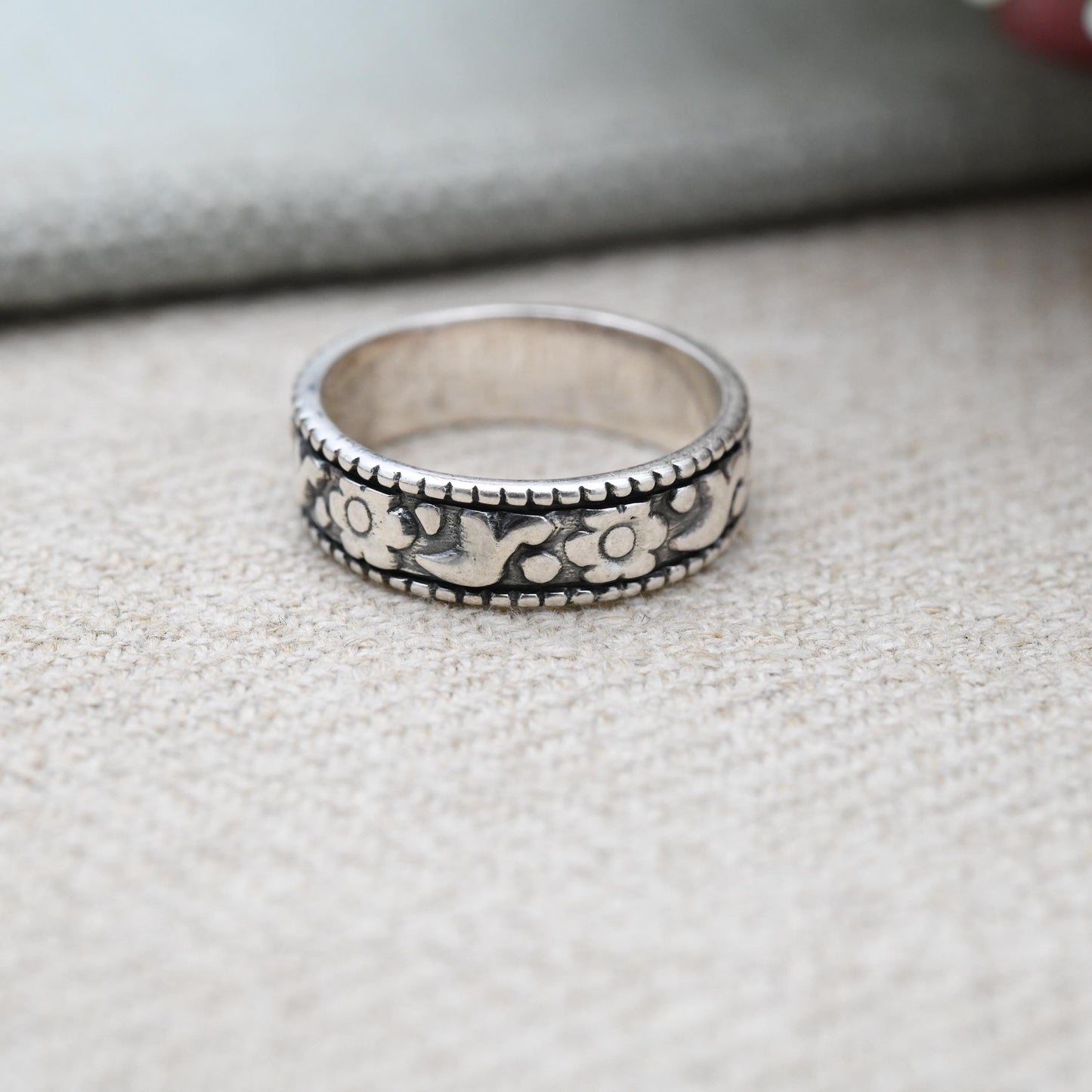 Vintage Sterling Silver Engraved Floral Band - Textured Ring | Gift for Her | Size UK - M 1/2 | US - 6 1/4