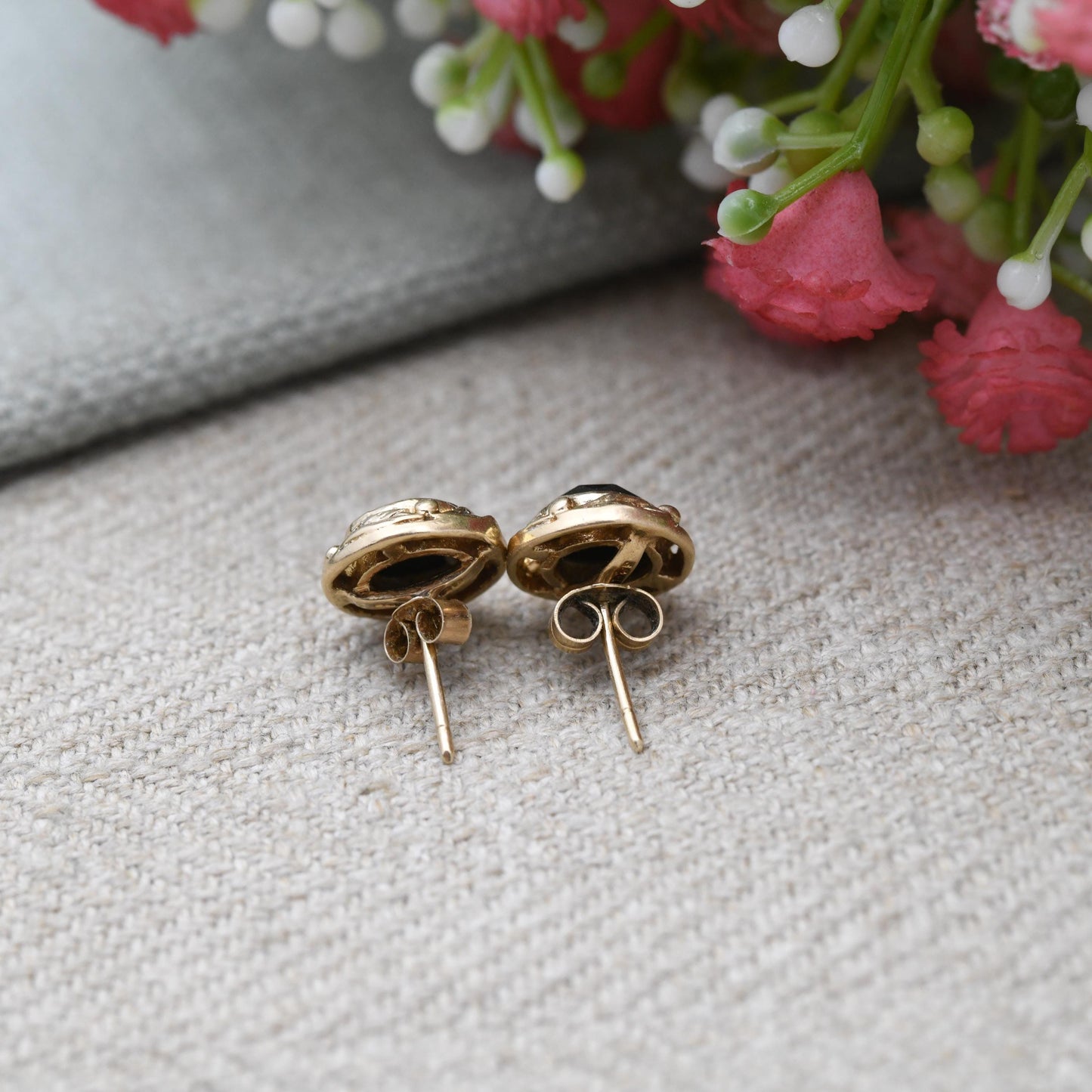 Vintage 9ct Gold Hematite Bezel Set Stud Earrings - Black Gemstone Floral Textured Border | Butterfly Back | Everyday Stud Earrings