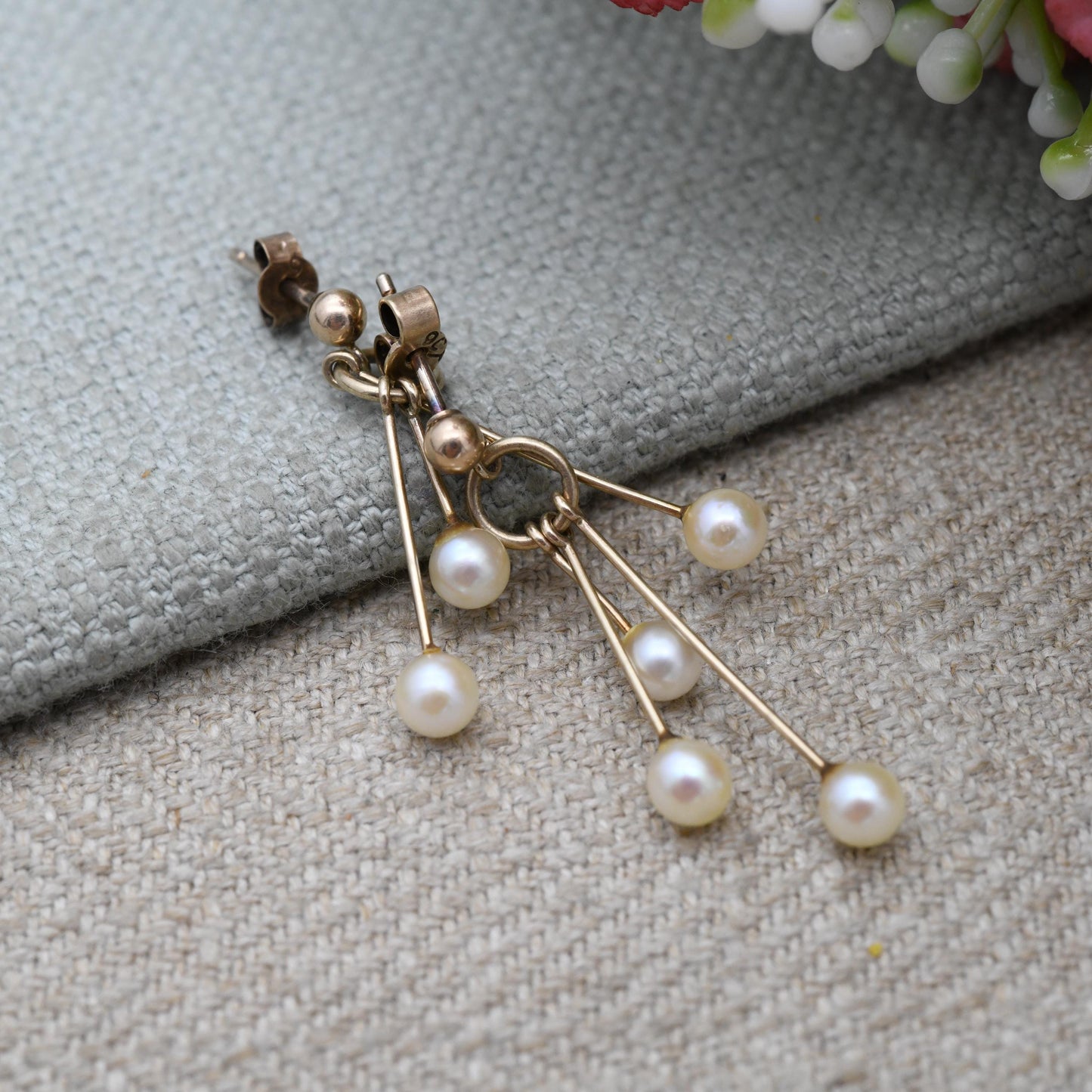 Vintage 9ct Gold Graduating Pearl Drop Earrings - Gold Dangle Stud Earrings | Pale Pink Round Ball Drops | Gift for Her