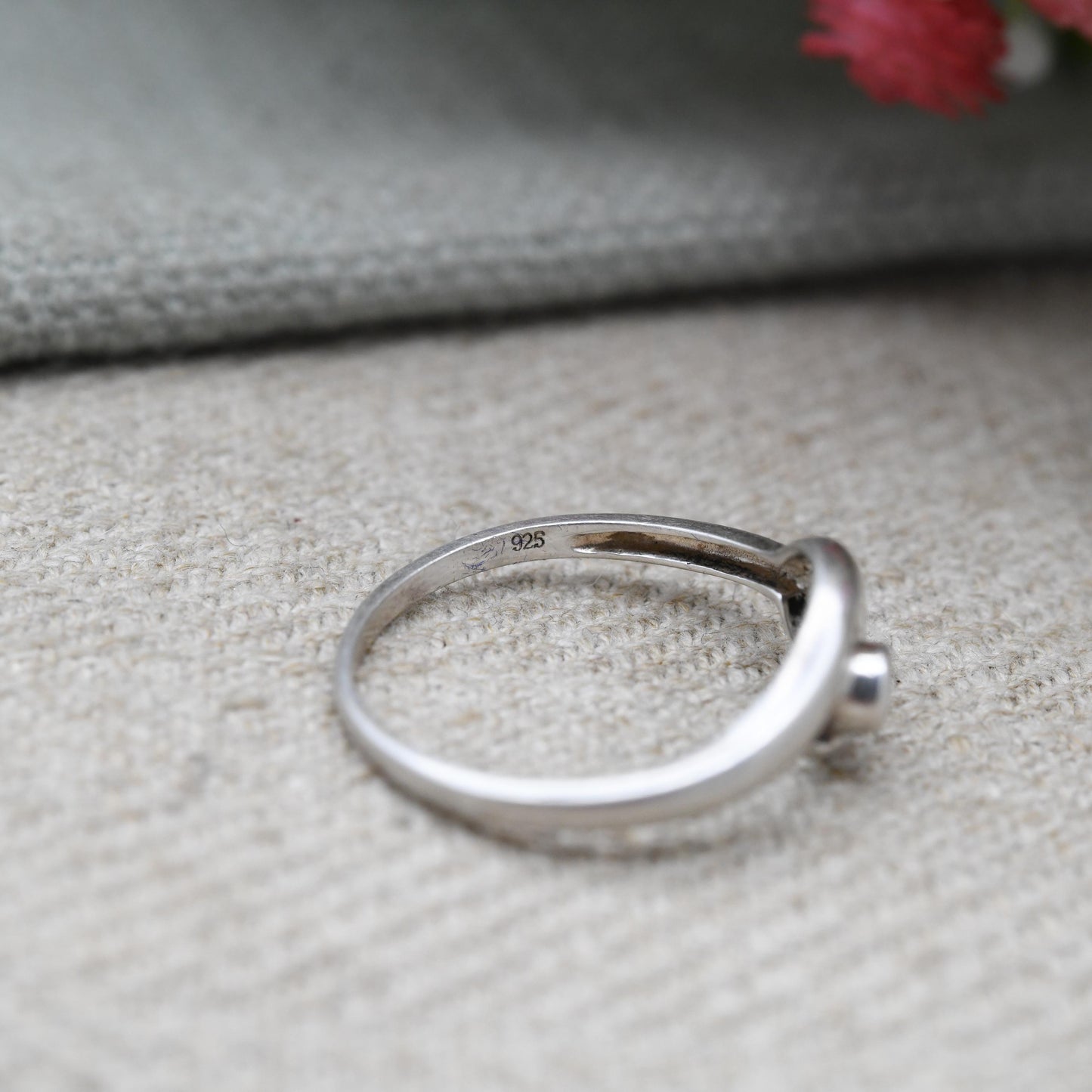 Vintage Sterling Silver Clear Stone Solitaire Swirl Ring - White Stone | Bezel | UK Size - N | US Size - 6 1/2
