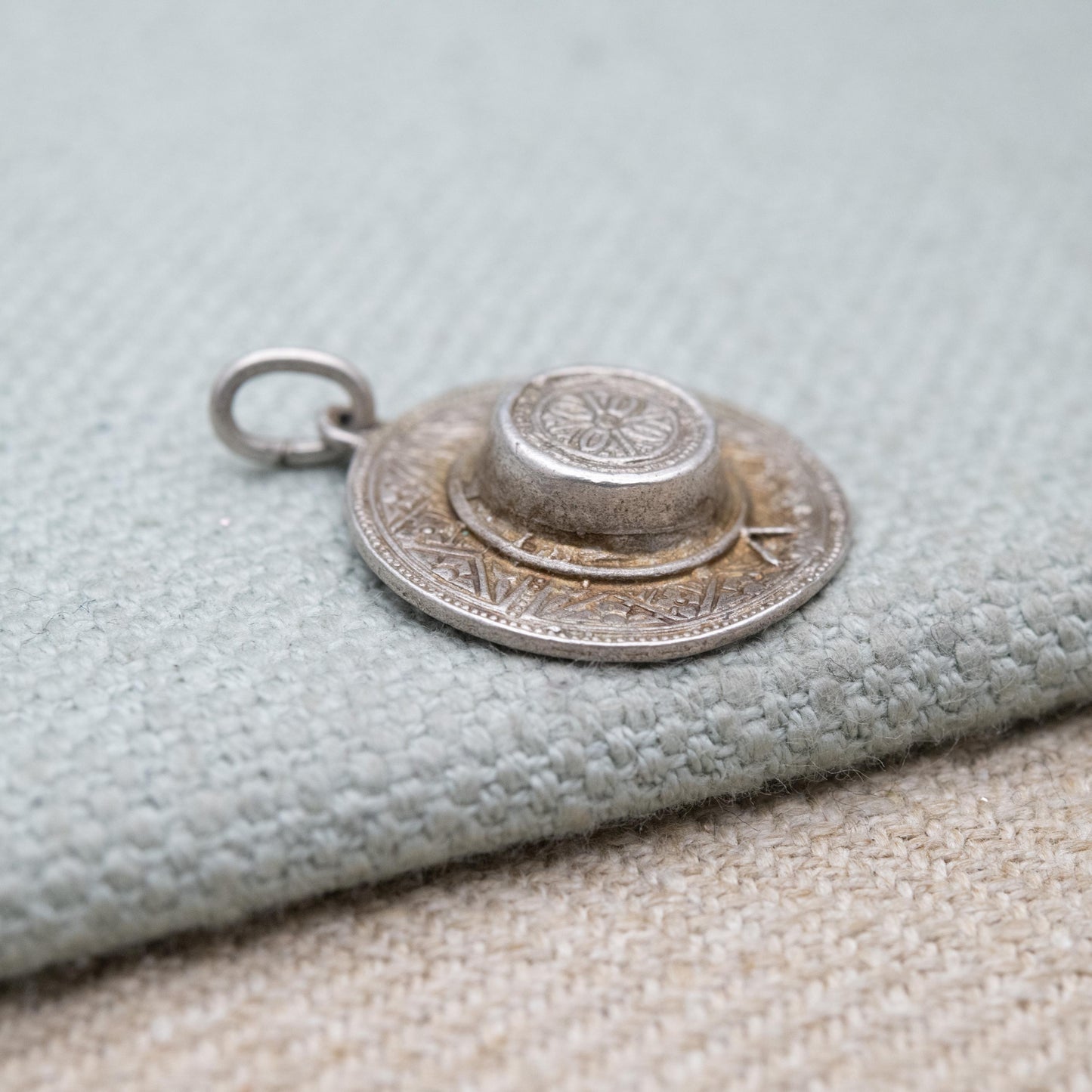 Vintage Silver Sombrero Hat Charm Pendant - Traditional Mexican Clothing | Mexico | Souvenir Gift for Charm Bracelet