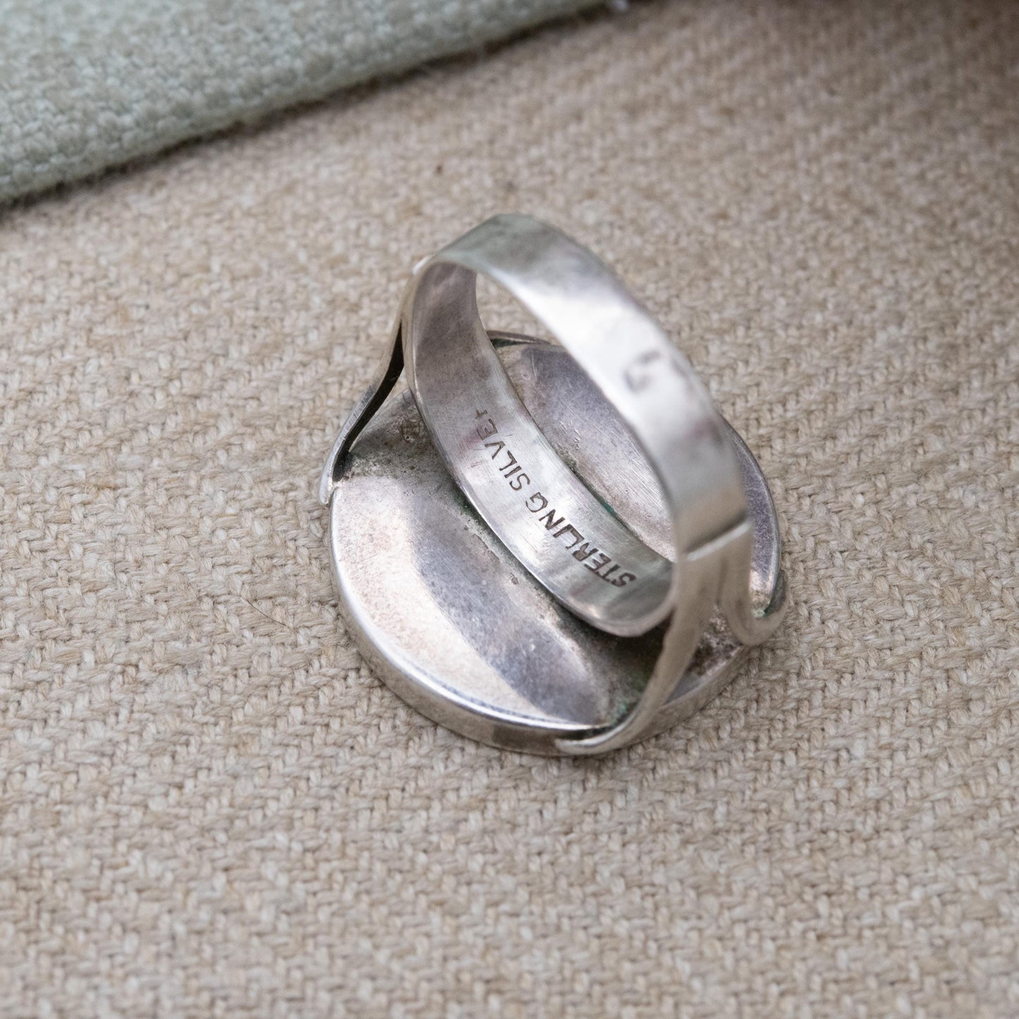 Vintage 1974 Nickel Coin Ring in Sterling Silver Mount - Thomas Jefferson 5 Cents Mid-Century USA Coin Jewellery | UK Size - Q | US Size - 8