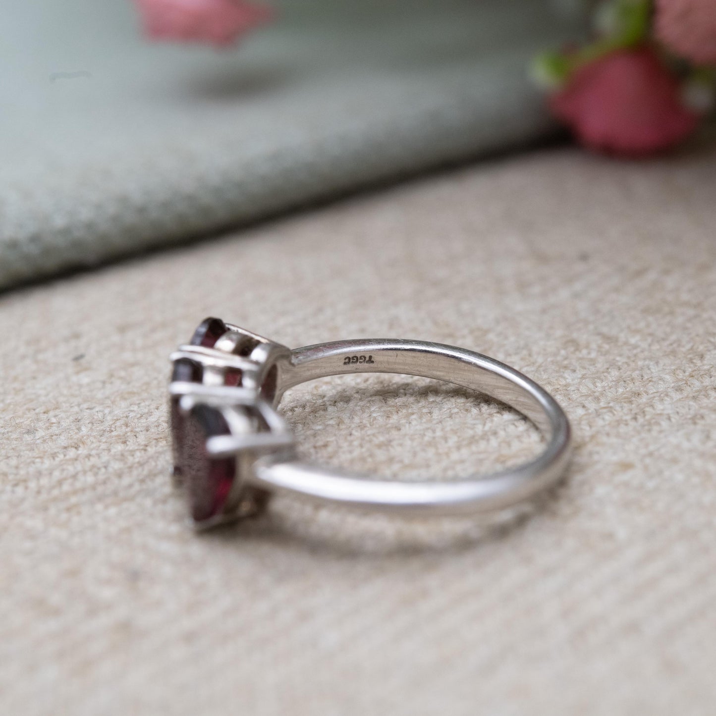 TGGC Sterling Silver Garnet Three Stone Ring - Pear Cut Mid-Century Statement Red Gemstone Cocktail Ring | UK Size - L 1/2 | US Size - 6