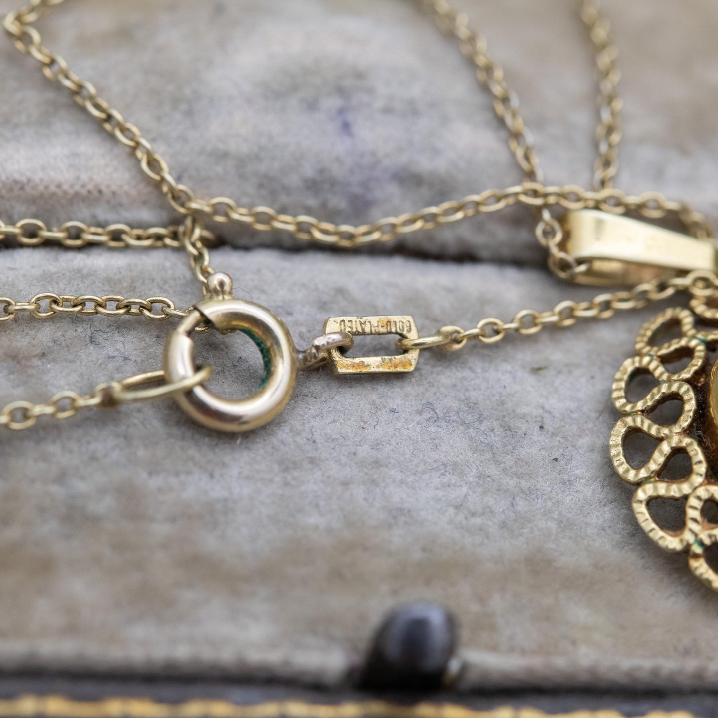 Vintage Gold Plated Green Stone Cable Link Pendant Necklace - Gift for Her