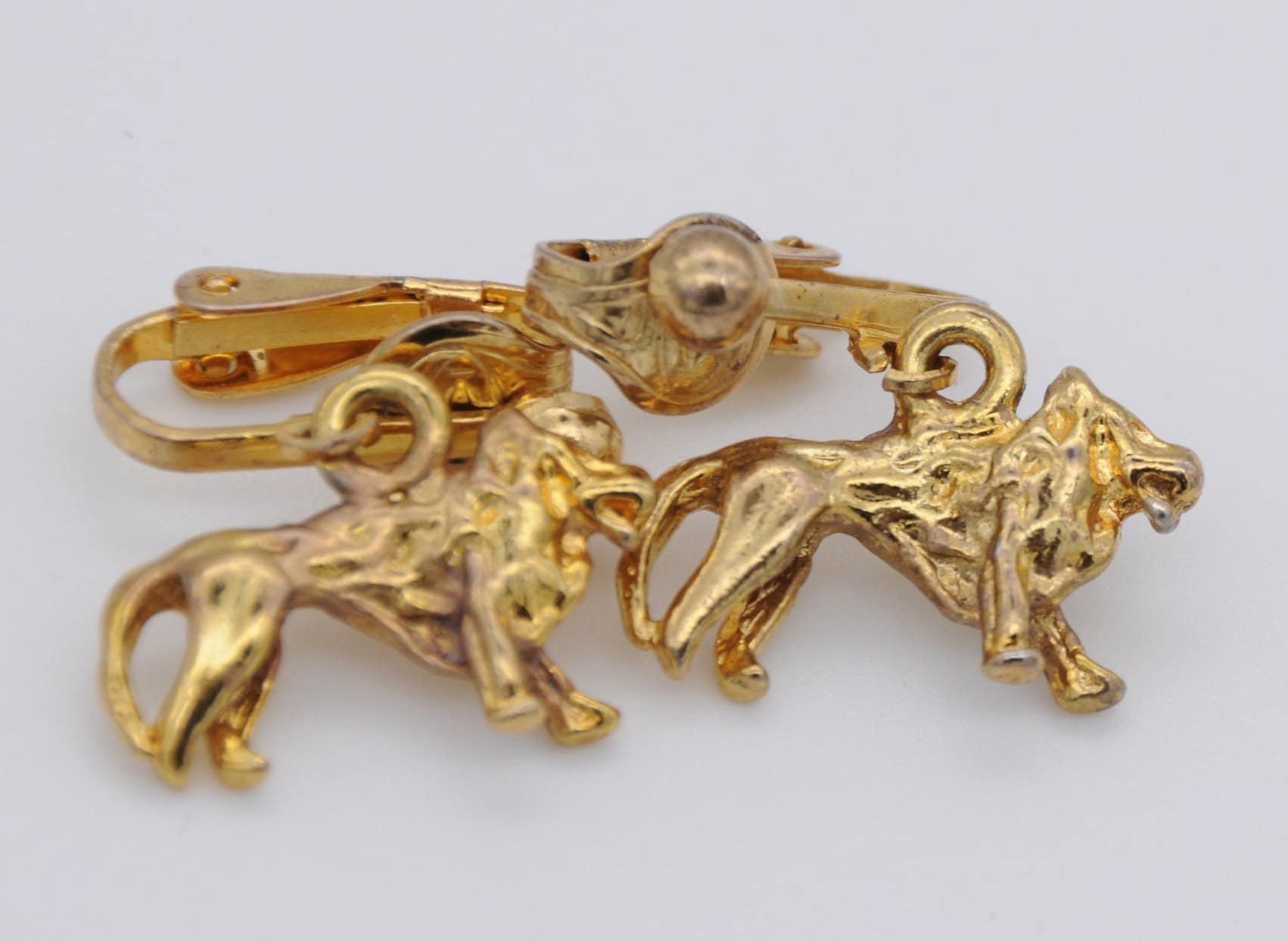 Vintage Lion Clip