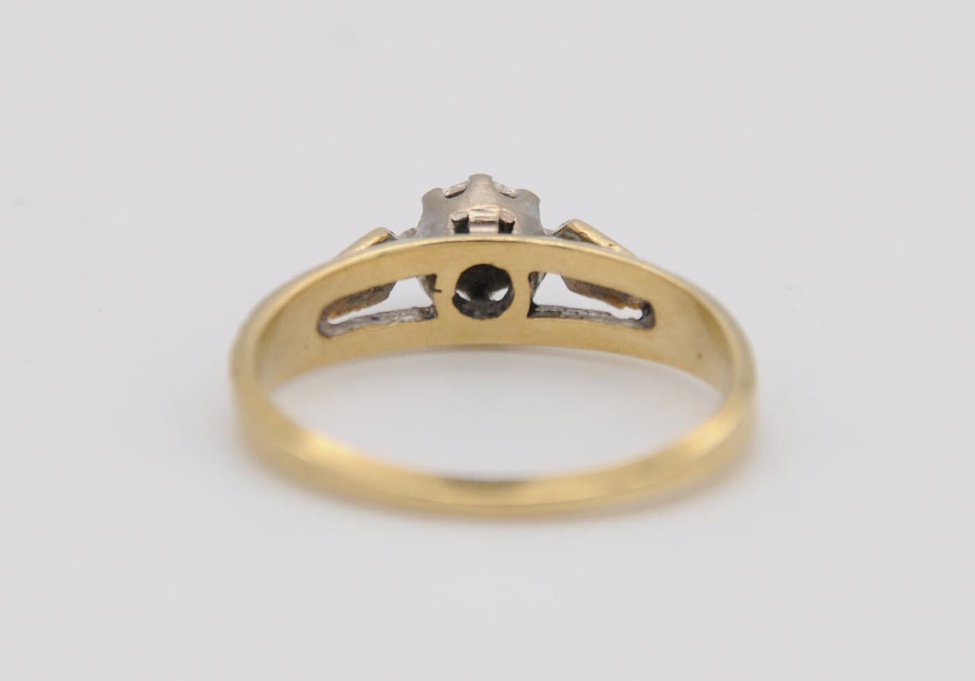 Vintage 18ct Gold and Diamond Engagement Ring