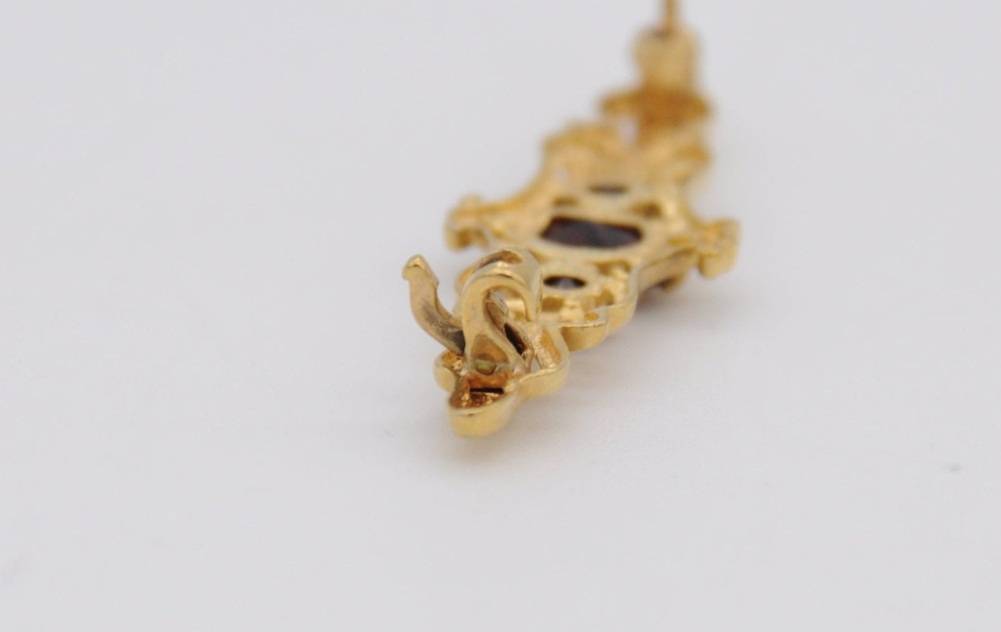 Vintage 9ct Gold and Garnet Brooch - Victorian Style / Revival / Detailed / Red Stone / Pin / 375 / 9K / 80s / 1989