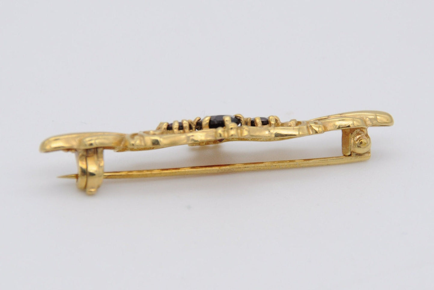 Vintage 9ct Gold and Garnet Brooch - Victorian Style / Revival / Detailed / Red Stone / Pin / 375 / 9K / 80s / 1989