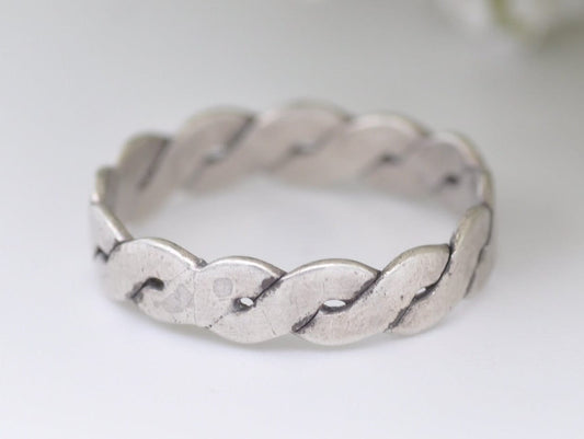 Vintage Silver Tone Celtic Twist Ring - Plaited | Woven | Small Ring | UK Size - J 1/2 | US Size - 5