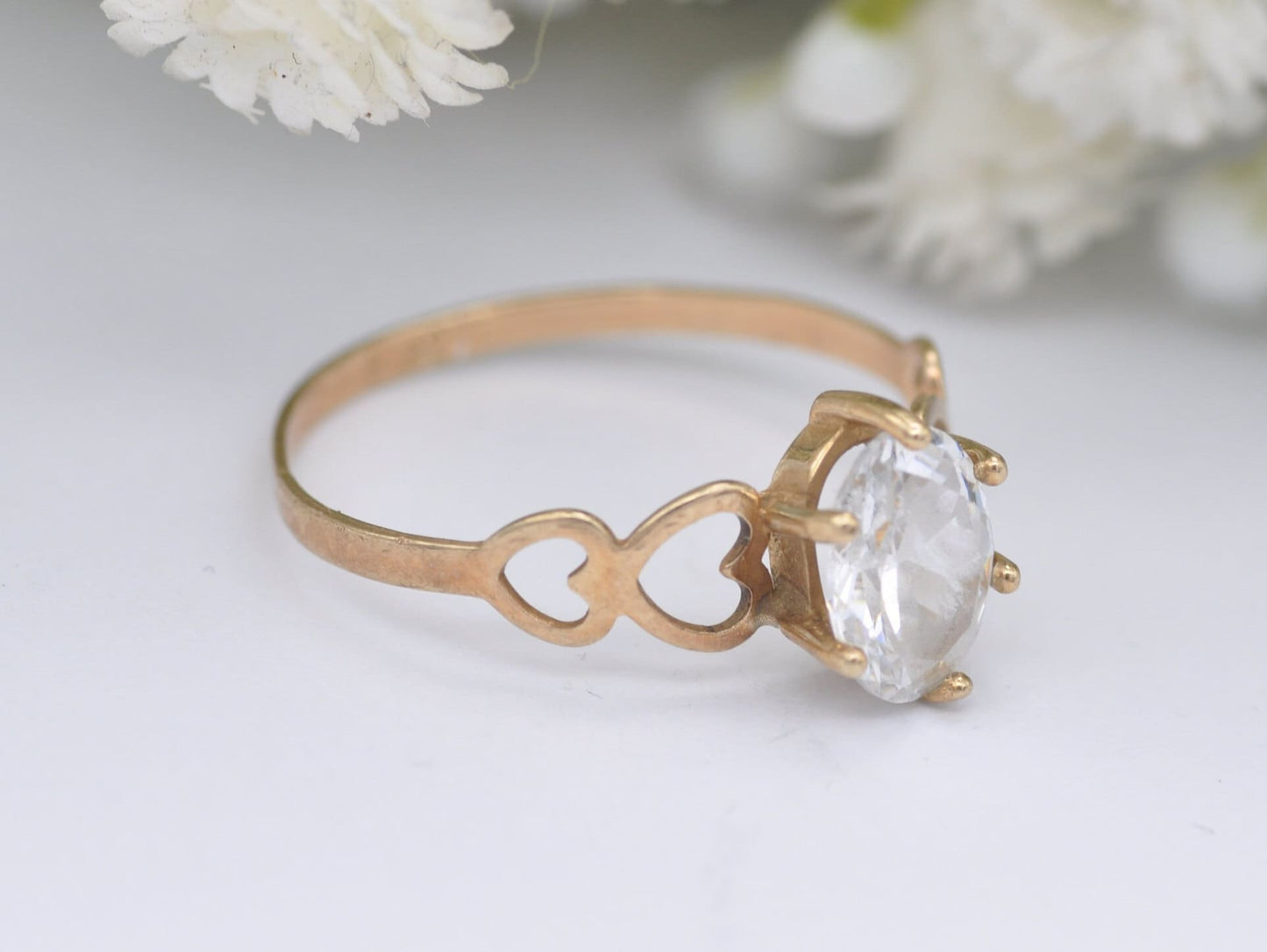 Vintage 9ct Gold and CZ Solitaire Ring - Heart Shoulders / Statement / Engagement / Cubic Zirconia / UK Size - O 1/2 / US Size - 7 1/4