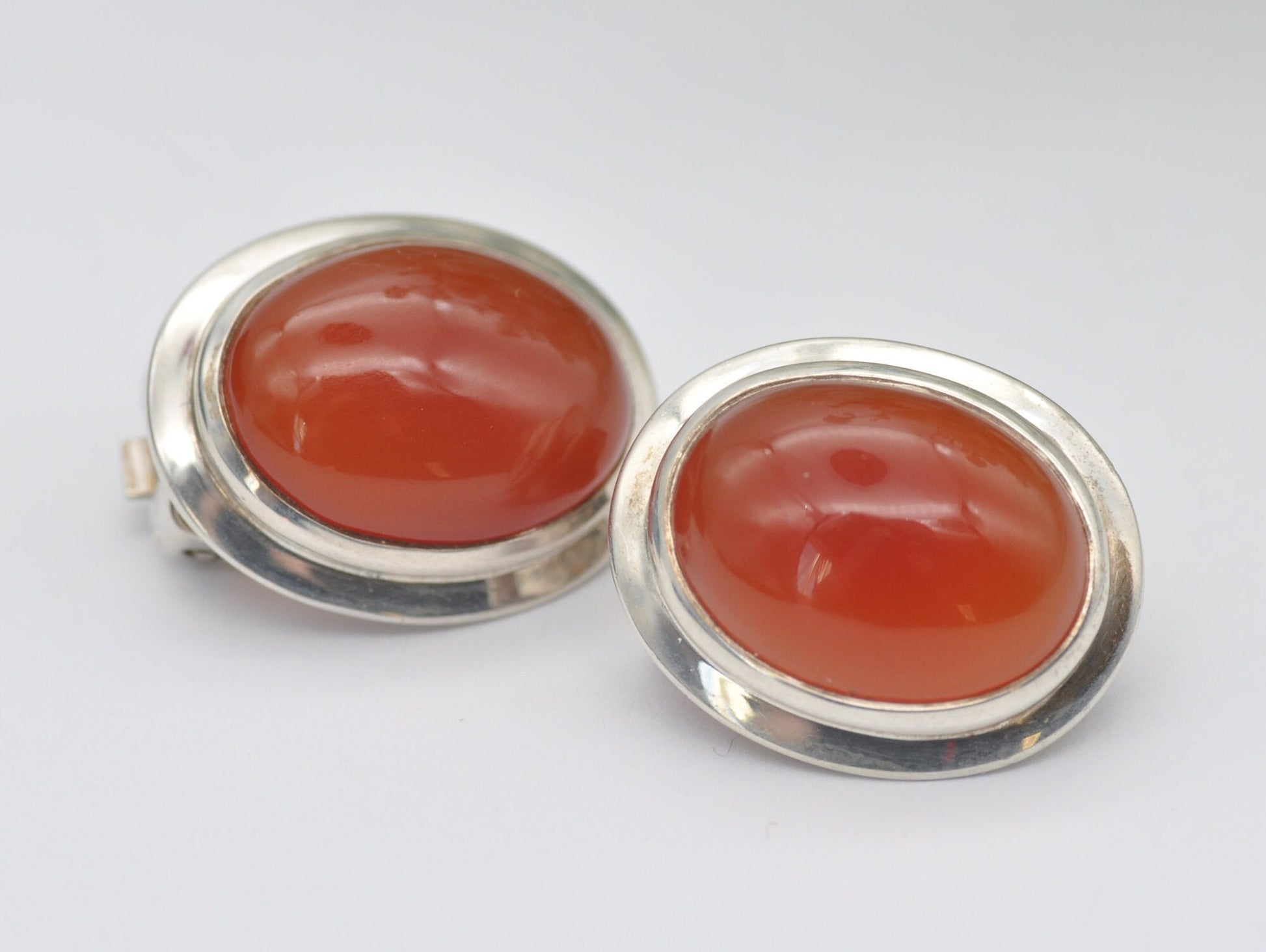 Vintage Sterling Silver Carnelian Clip-On Earrings - Clip On / Red Stone / Statement / Elegant / Oval / Mid-Century