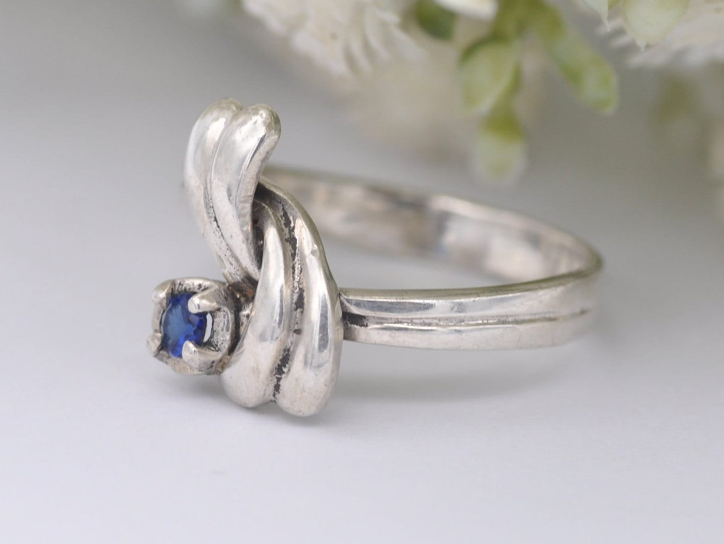 Vintage Sterling Silver and Blue Stone Bow Ring - Statement / Delicate / Detailed / Flowing / Gift / UK Size - P / US Size - 7 3/4