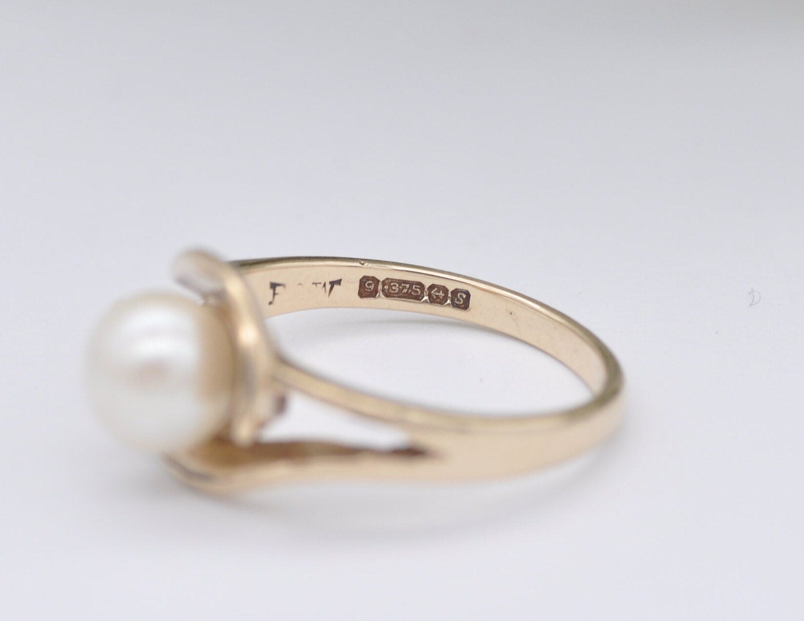 Vintage 9ct Gold and Pearl Cocktail Ring