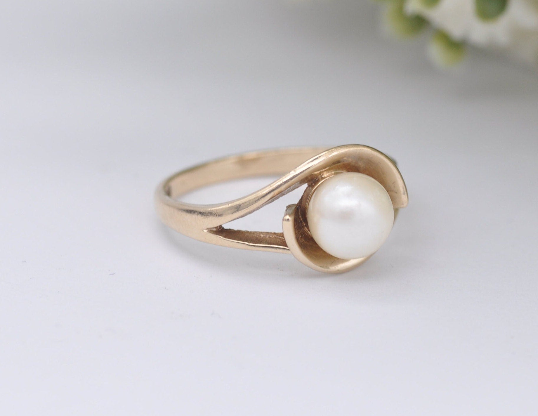 Vintage 9ct Gold and Pearl Cocktail Ring