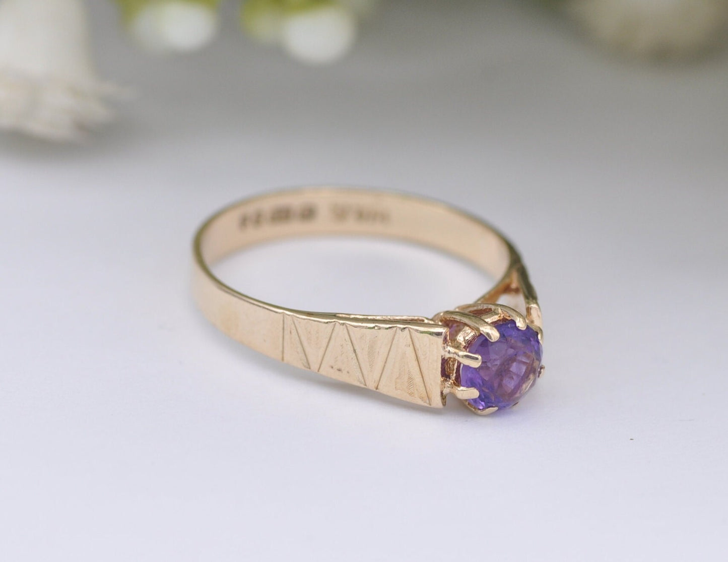 Vintage 9ct Gold and Amethyst Solitaire Ring - 9K / 375 / Cocktail Ring / Purple / Statement / 1980 / 80s / UK Size - L / US Size - 5 3/4