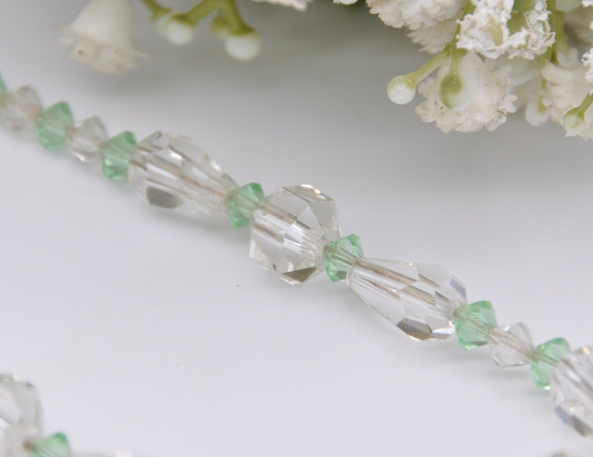 Vintage Art Deco Glass Bead Necklace - Faceted Clear Glass / Graduated Beaded Necklace / Green & Clear Spacers / Statement Party Necklace