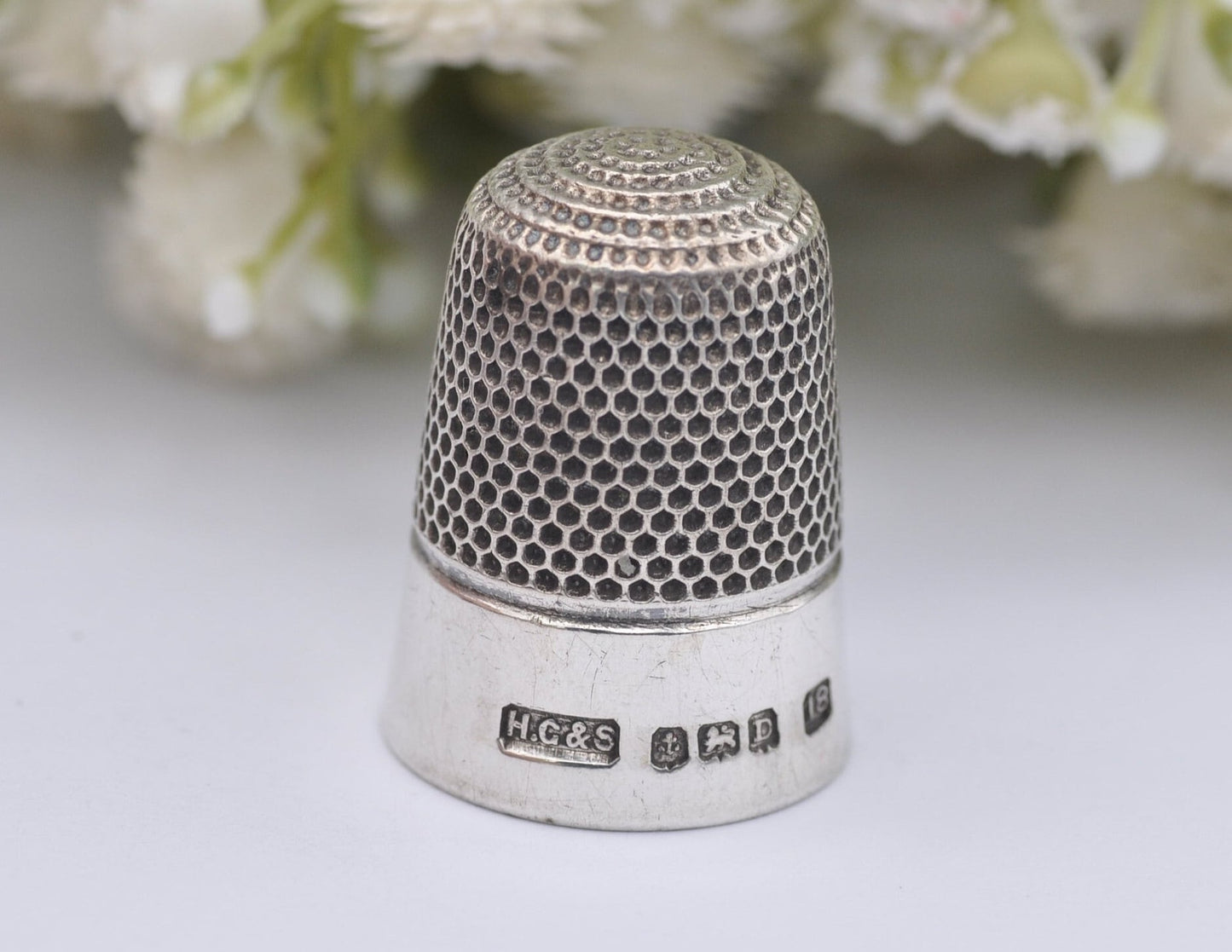 Vintage HG&S Royal Spa Thimble - Henry Griffith and Sons Ltd | 1928 | 18 | Sewing | Detailed | Patterned | Sterling Silver