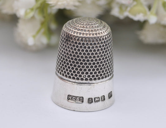 Vintage HG&S Royal Spa Thimble - Henry Griffith and Sons Ltd | 1928 | 18 | Sewing | Detailed | Patterned | Sterling Silver