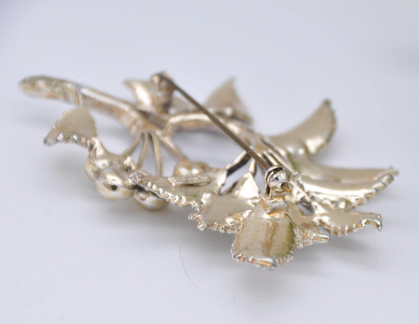 Vintage Exquisite Silver Tone Stylised Leaf and Berries Mid-Century Brooch - Modernist | Designer | Statement