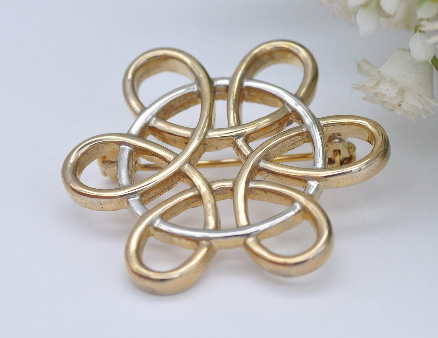 Vintage Gold Tone Stylised Floral Brooch - Modernist | Pin | Professional