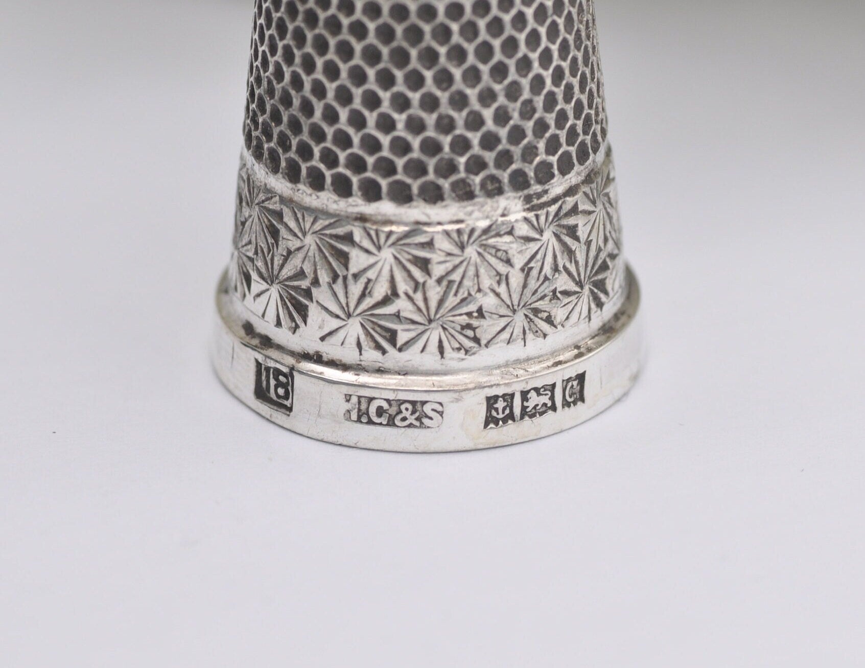Vintage HG&S Thimble - Henry Griffith and Sons Ltd | 1952 | 18 | Floral | Flower | Sewing | Detailed | Patterned | Sterling Silver