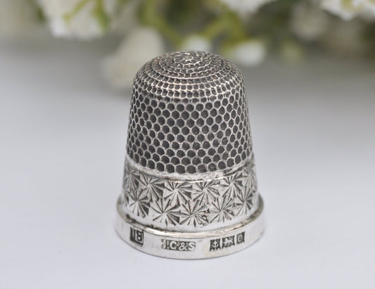 Vintage HG&S Thimble - Henry Griffith and Sons Ltd | 1952 | 18 | Floral | Flower | Sewing | Detailed | Patterned | Sterling Silver