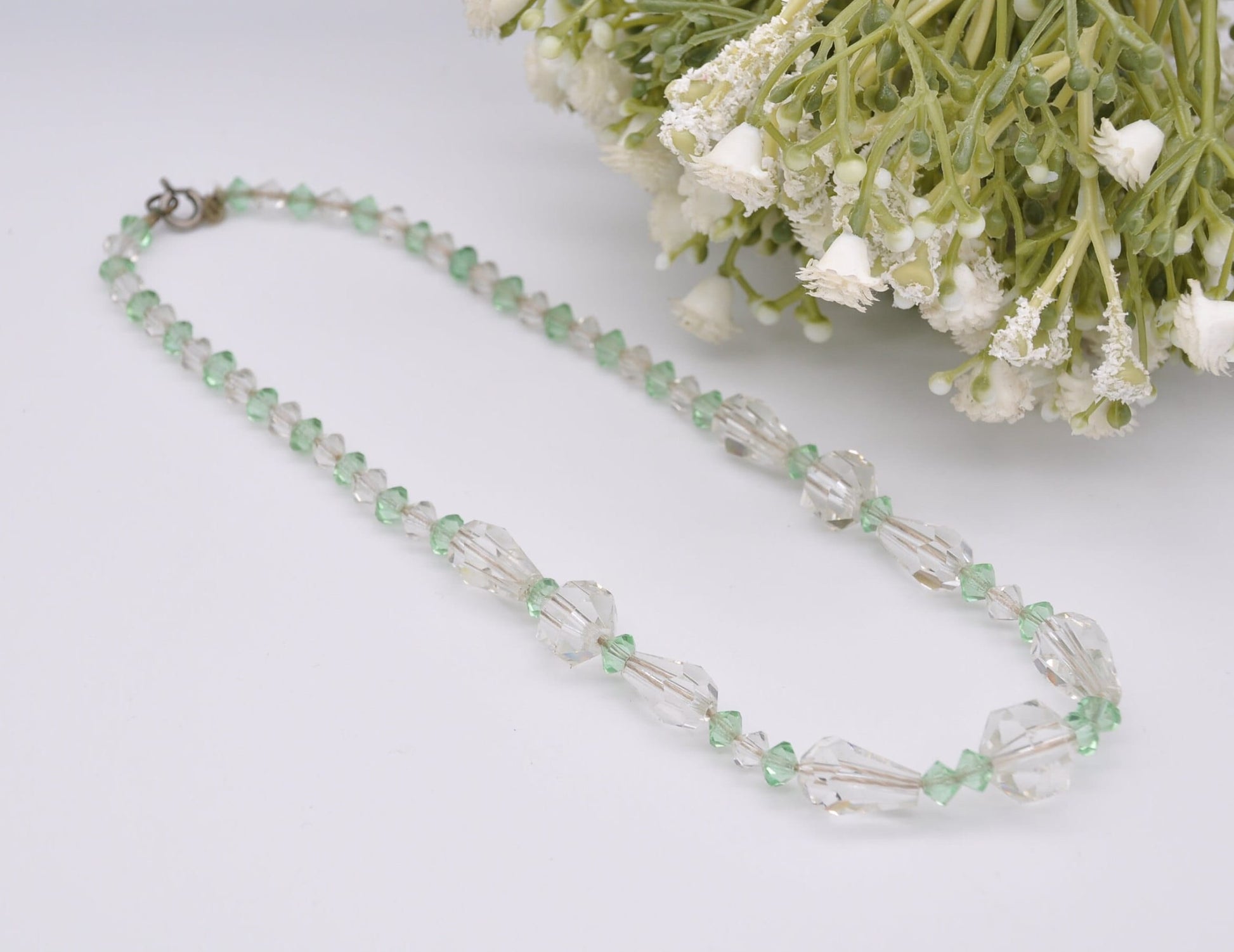 Vintage Art Deco Glass Bead Necklace - Faceted Clear Glass / Graduated Beaded Necklace / Green & Clear Spacers / Statement Party Necklace