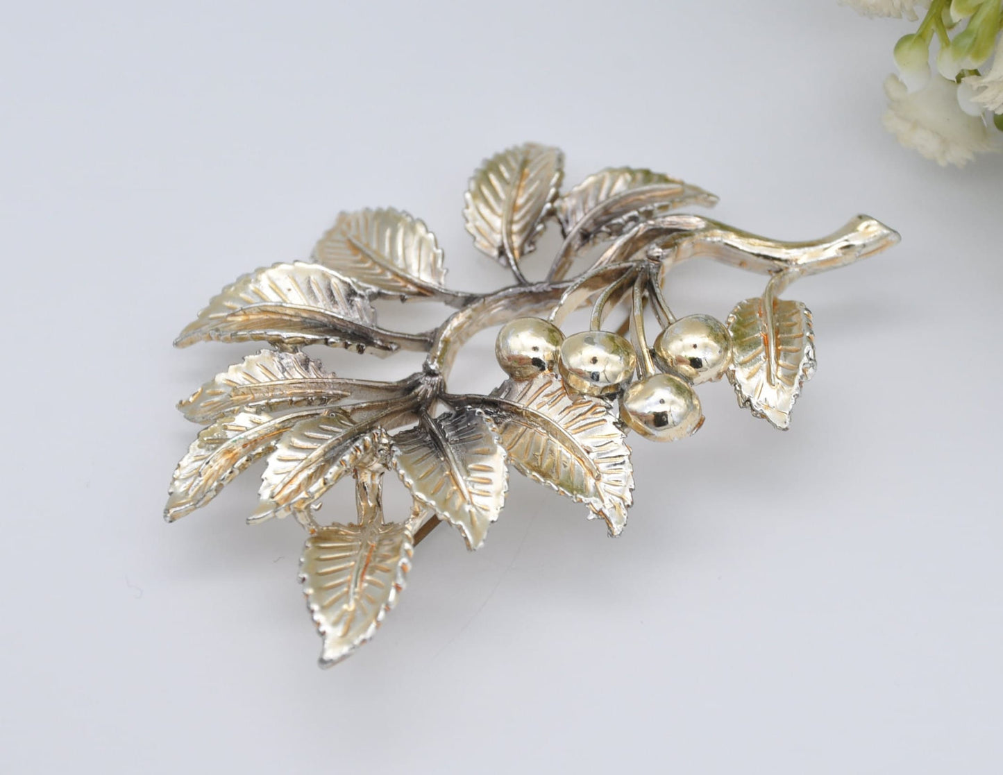 Vintage Exquisite Silver Tone Stylised Leaf and Berries Mid-Century Brooch - Modernist | Designer | Statement