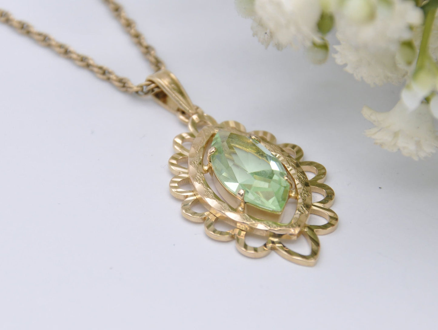 Vintage 9ct Gold and Green Stone Pendant and Necklace - 9K / Statement / Faceted / Detailed / Ornate / 375 / Solid Gold