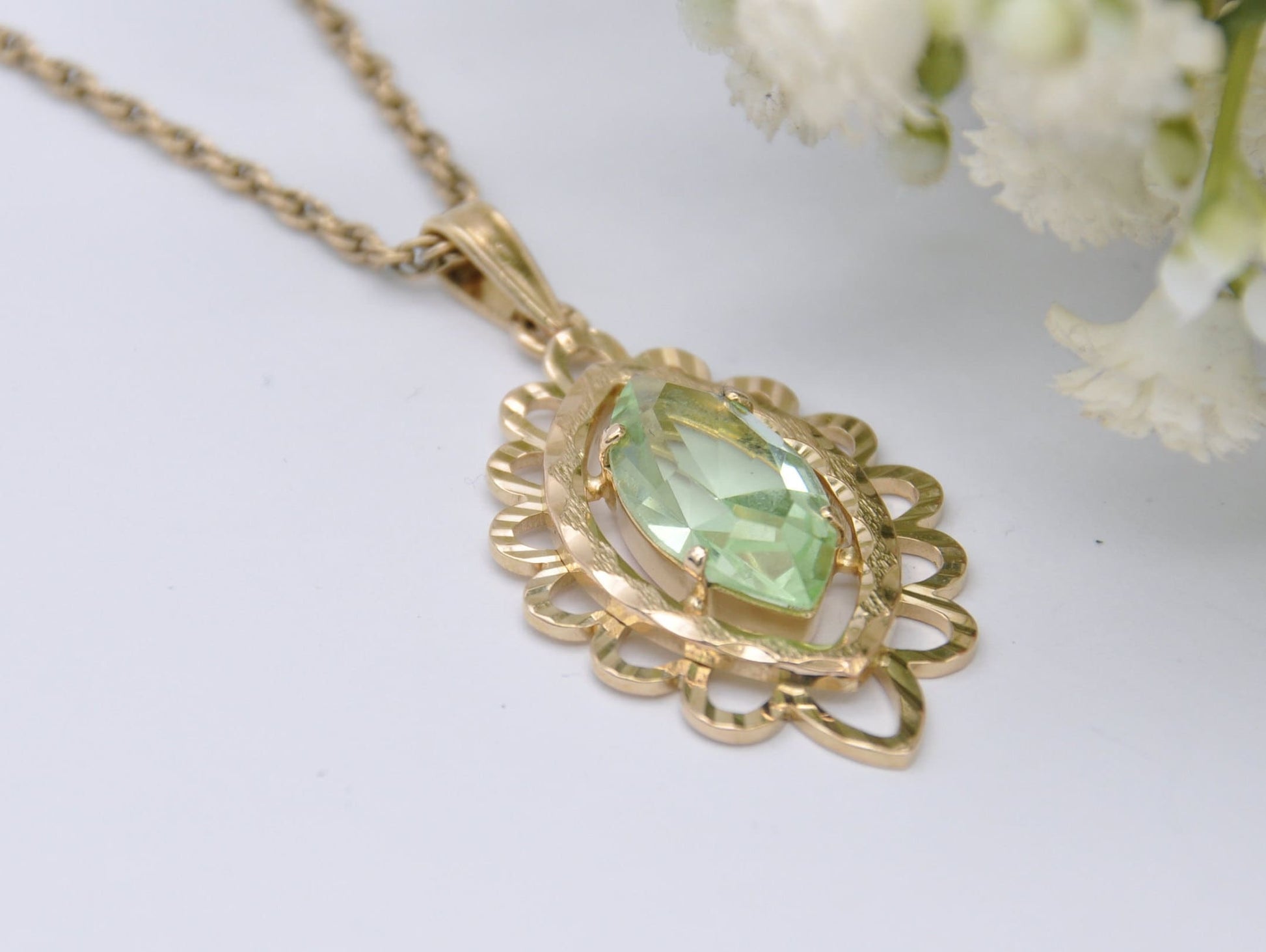 Vintage 9ct Gold and Green Stone Pendant and Necklace - 9K / Statement / Faceted / Detailed / Ornate / 375 / Solid Gold