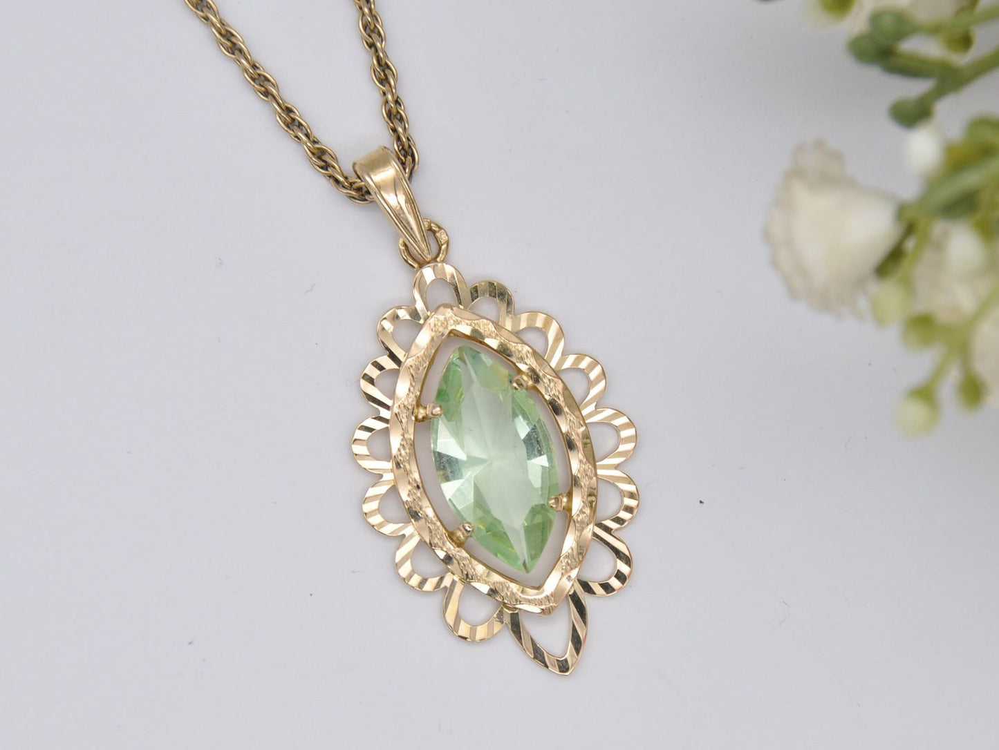 Vintage 9ct Gold and Green Stone Pendant and Necklace - 9K / Statement / Faceted / Detailed / Ornate / 375 / Solid Gold