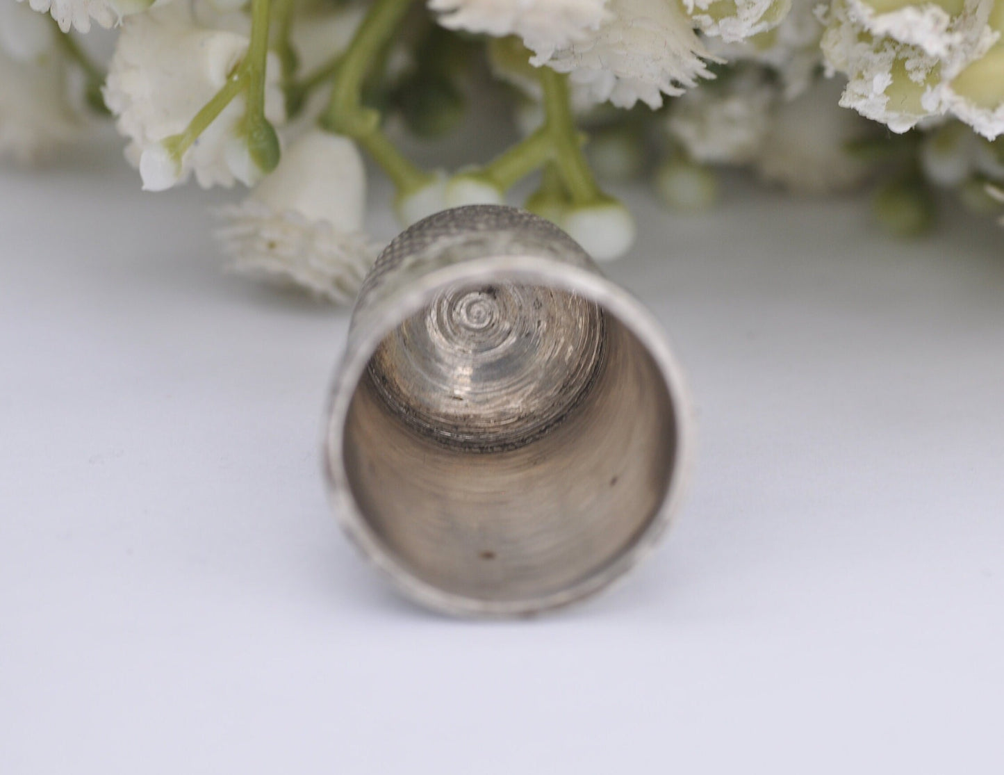 Vintage HG&S Thimble - Henry Griffith and Sons Ltd | 1952 | 18 | Floral | Flower | Sewing | Detailed | Patterned | Sterling Silver
