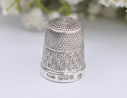 Vintage HG&S Thimble - Henry Griffith and Sons Ltd | 1926 | 17 | Floral | Flower | Sewing | Detailed | Patterned | Sterling Silver