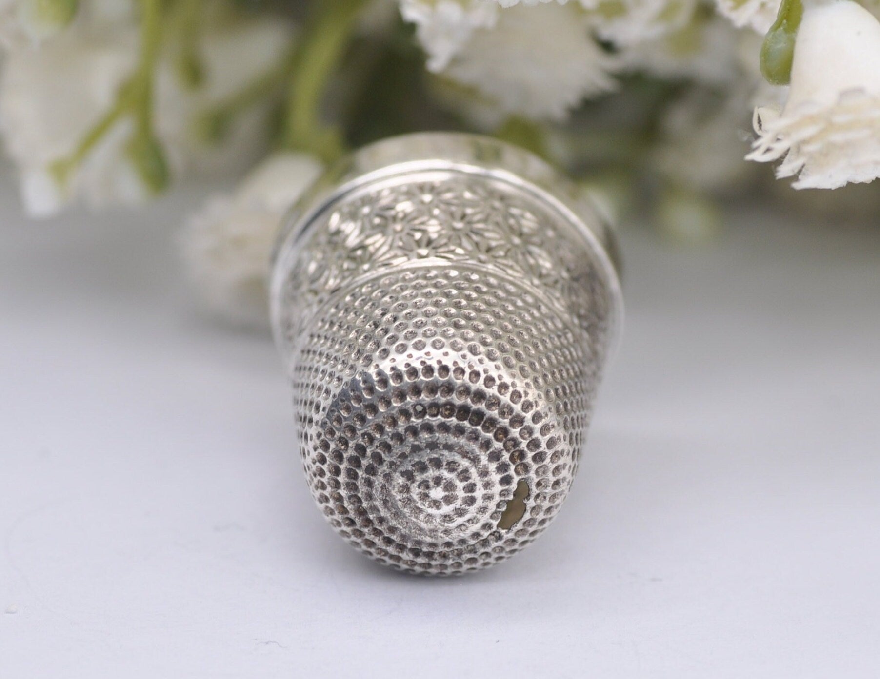 Vintage HG&S Thimble - Henry Griffith and Sons Ltd | 1926 | 17 | Floral | Flower | Sewing | Detailed | Patterned | Sterling Silver