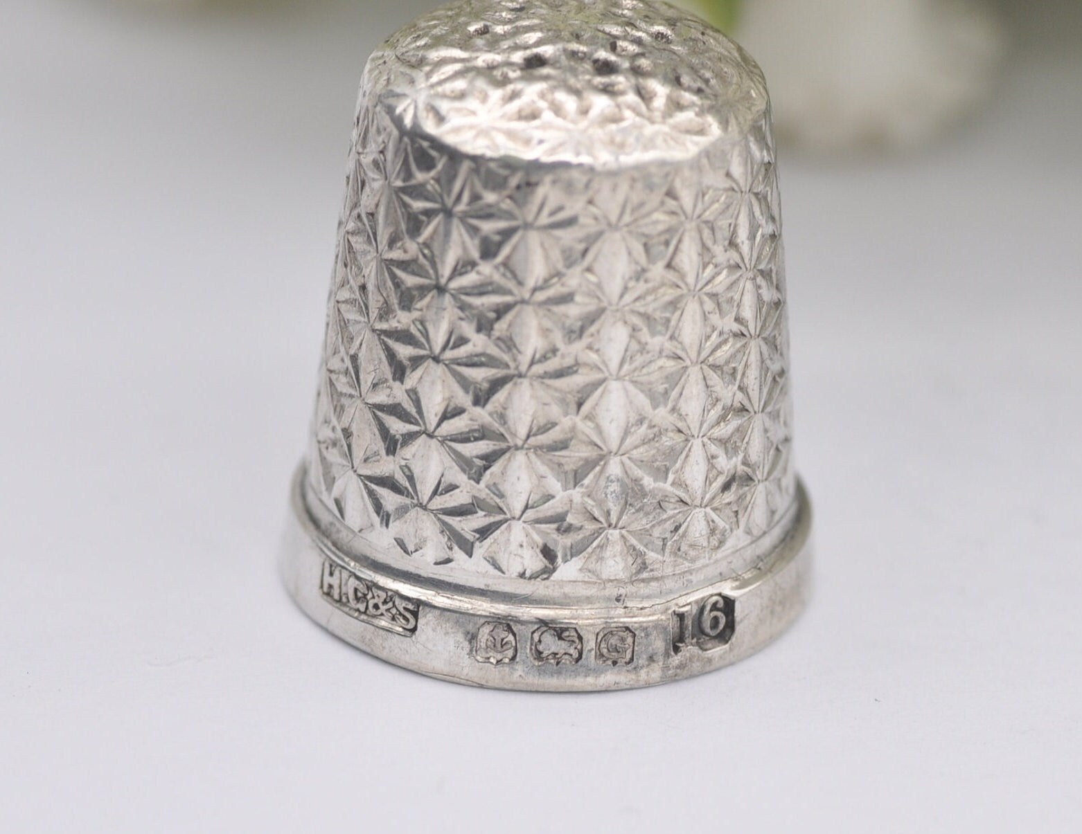 Vintage HG&S Thimble - Henry Griffith and Sons Ltd | 1931 | 16 | Floral | Foliate | Sewing | Detailed | Patterned | Sterling Silver