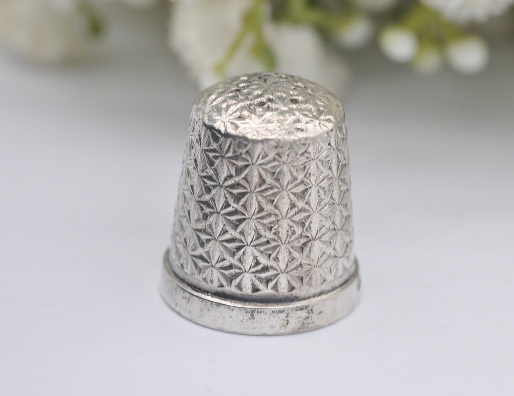 Vintage HG&S Thimble - Henry Griffith and Sons Ltd | 1931 | 16 | Floral | Foliate | Sewing | Detailed | Patterned | Sterling Silver