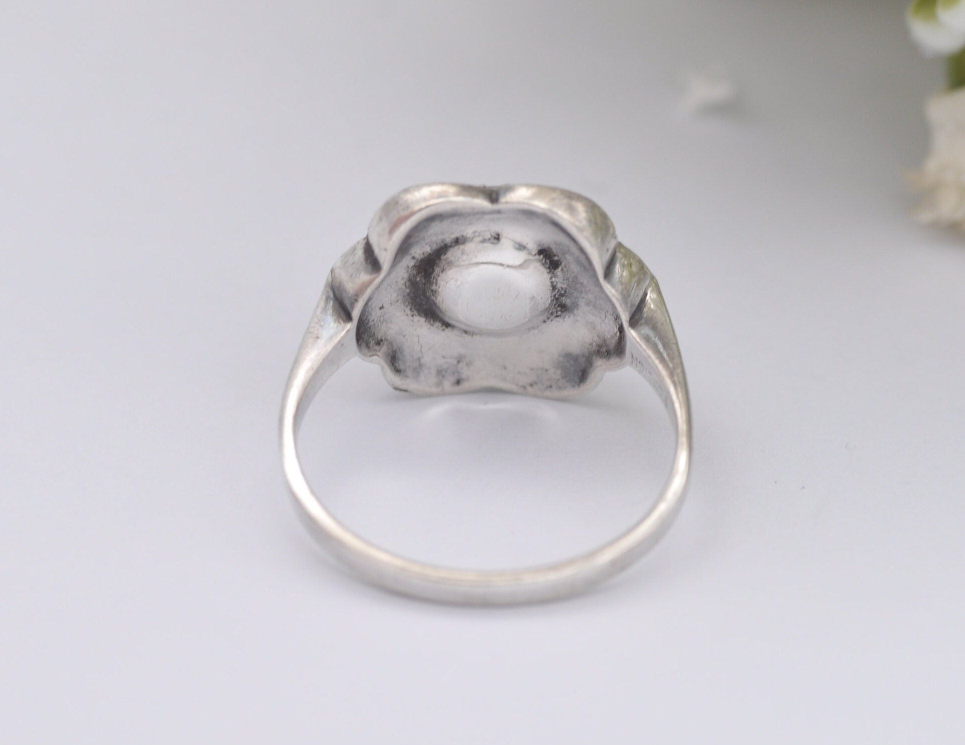 Silver & Marcasite Flower Ring Opal Glass Centre - True Vintage / Art Deco Style / 1940s / 925 Sterling Silver / UK Size - O / US Size - 7