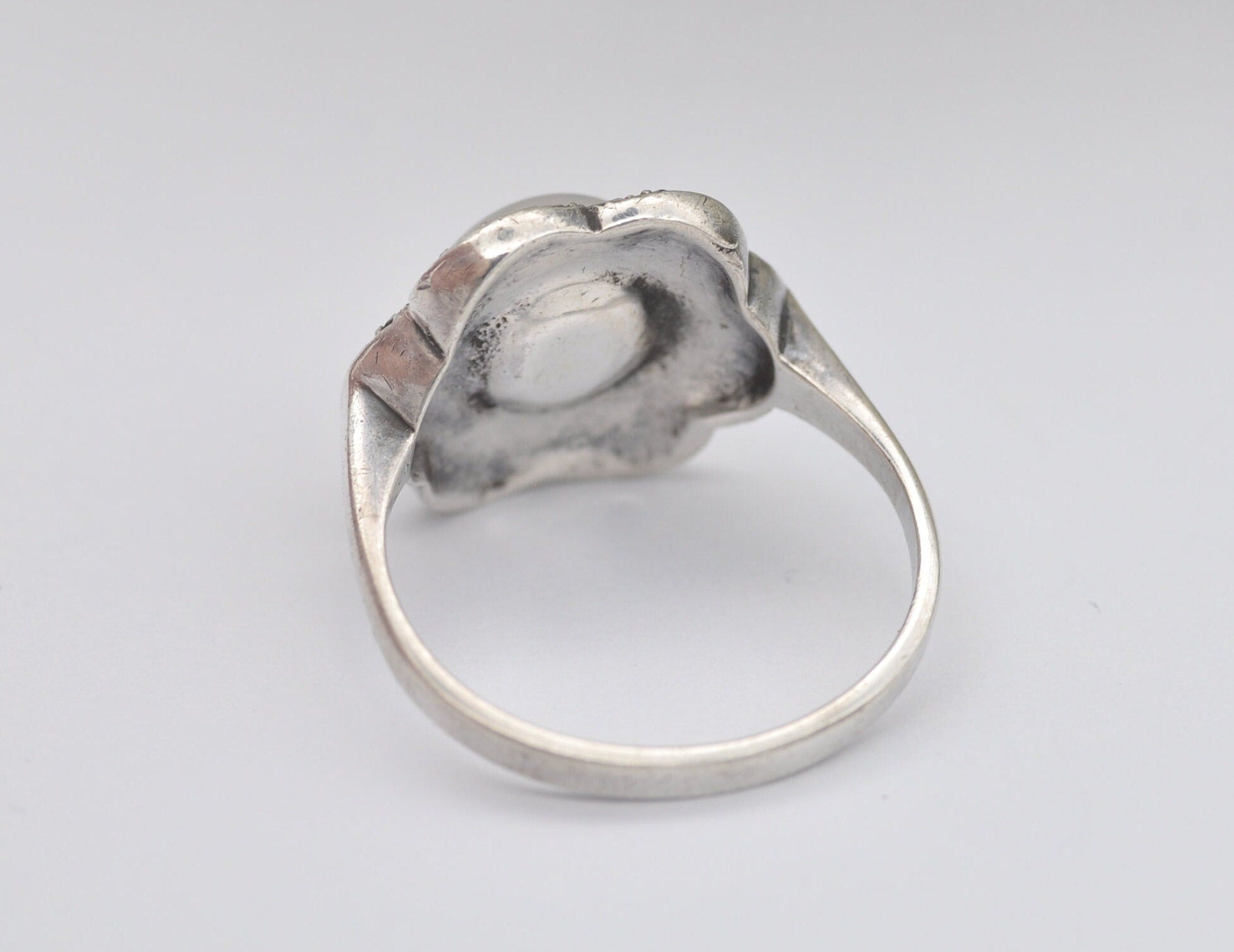 Silver & Marcasite Flower Ring Opal Glass Centre - True Vintage / Art Deco Style / 1940s / 925 Sterling Silver / UK Size - O / US Size - 7