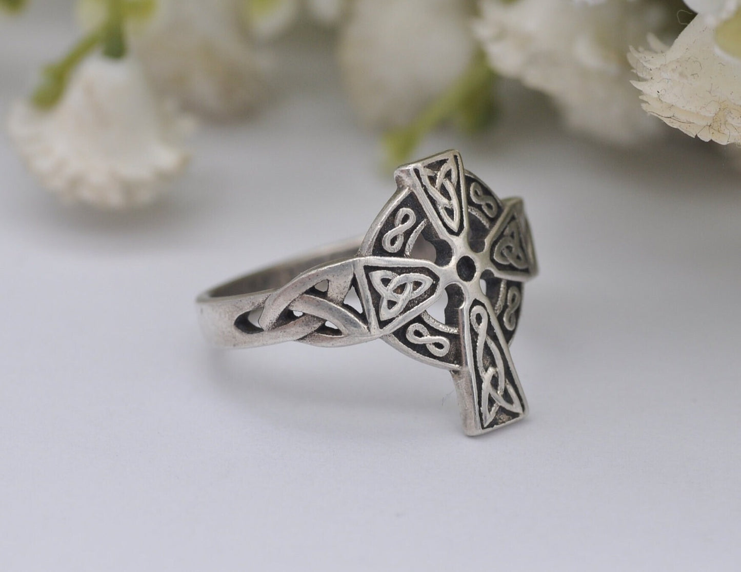 Vintage Silver Celtic Cross Ring - Celtic Knot / Ringed Cross / 925 Sterling Silver / Gothic Band / UK Size - N / US Size - 6 3/4