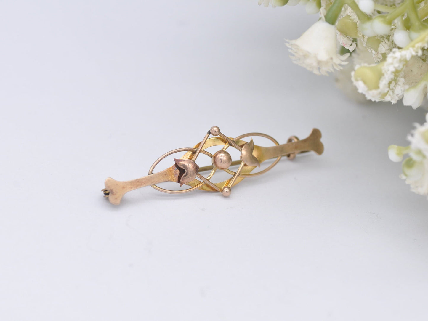 Edwardian 9ct Gold Brooch - Antique Gold / Floral Brooch Detailed / Ball and Lily Bar Brooch / Leaves / Pin