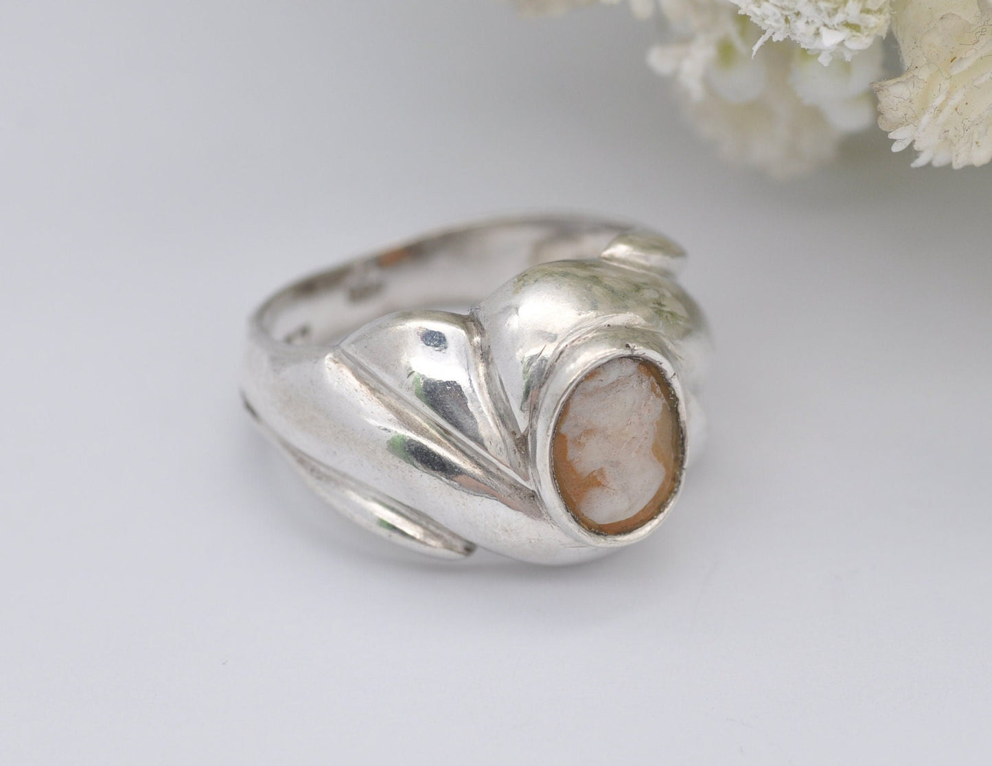 Chunky Silver Cameo Ring Vintage - 925 Sterling Silver / Mid-Century Modern / Heavy Ring / Twisted Band / UK Size - R / US Size - 8 1/2