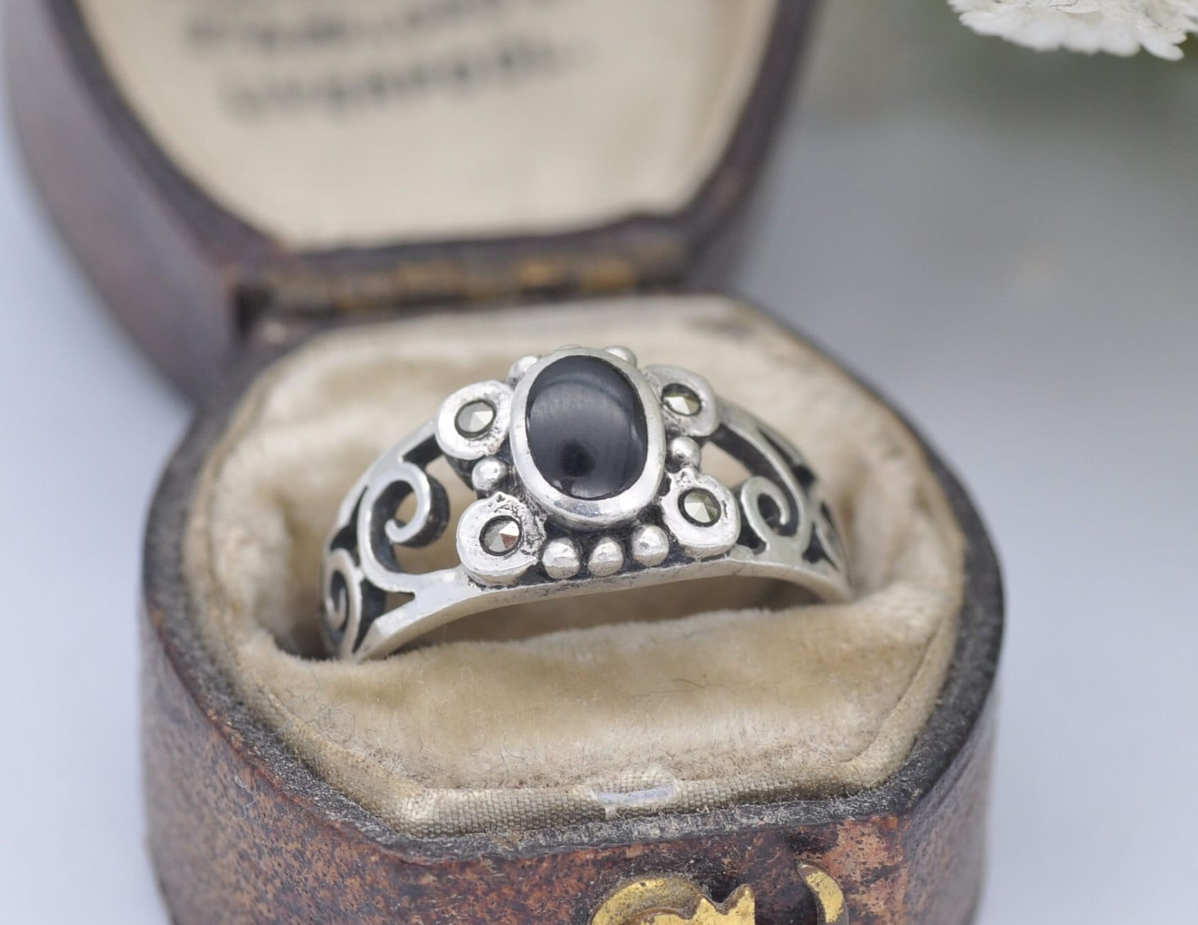 Silver Onyx and Marcasite Ring - Vintage Sterling Silver / Open Work Shoulders / Chunky / Scrolling / UK Size - K 1/2 / US Size - 5 1/2