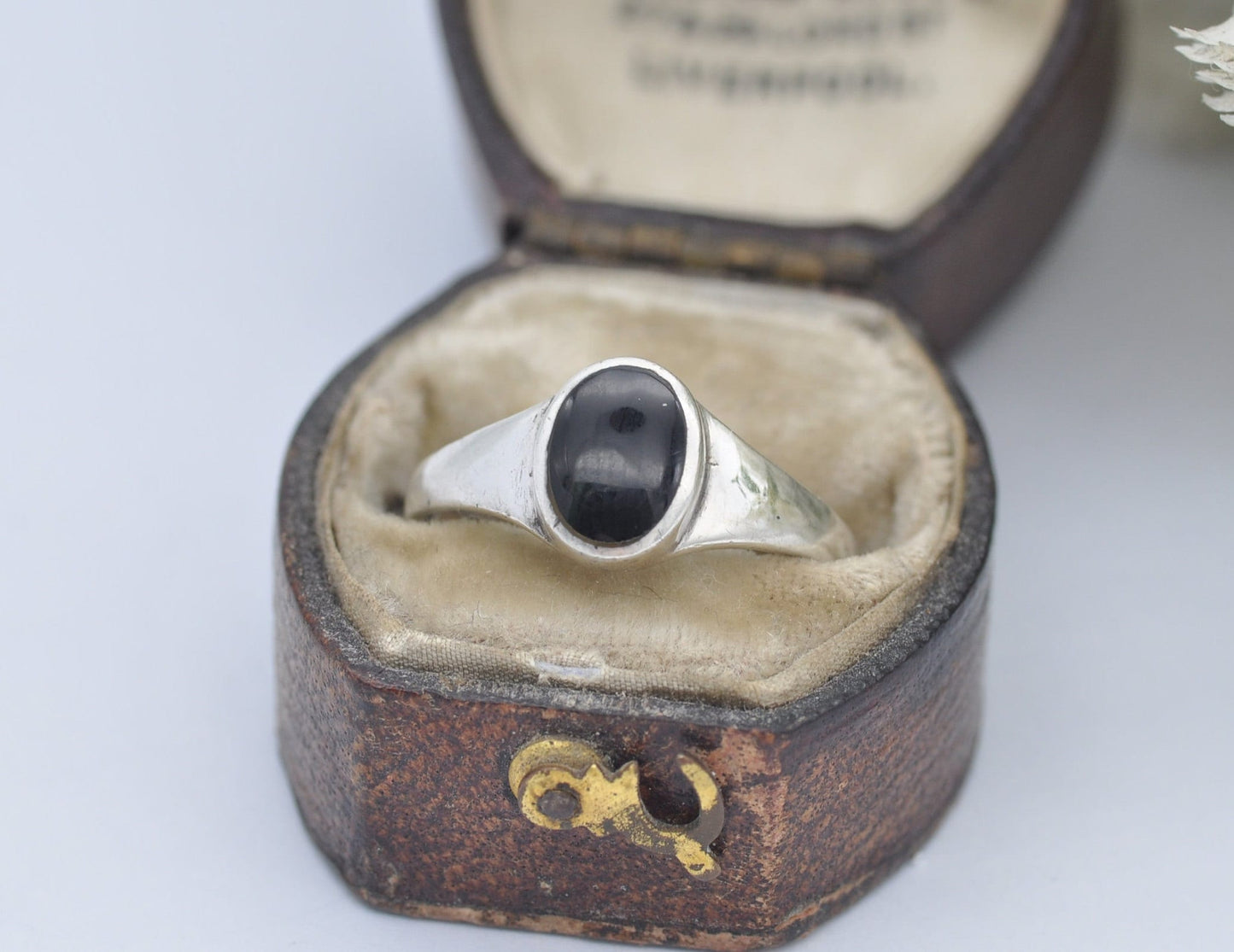 Silver Onyx Signet Ring DPG - 925 Sterling Silver / Vintage Statement / Unisex Ring / Oval Stone / UK Size - M 1/2 / US Size - 6 1/2