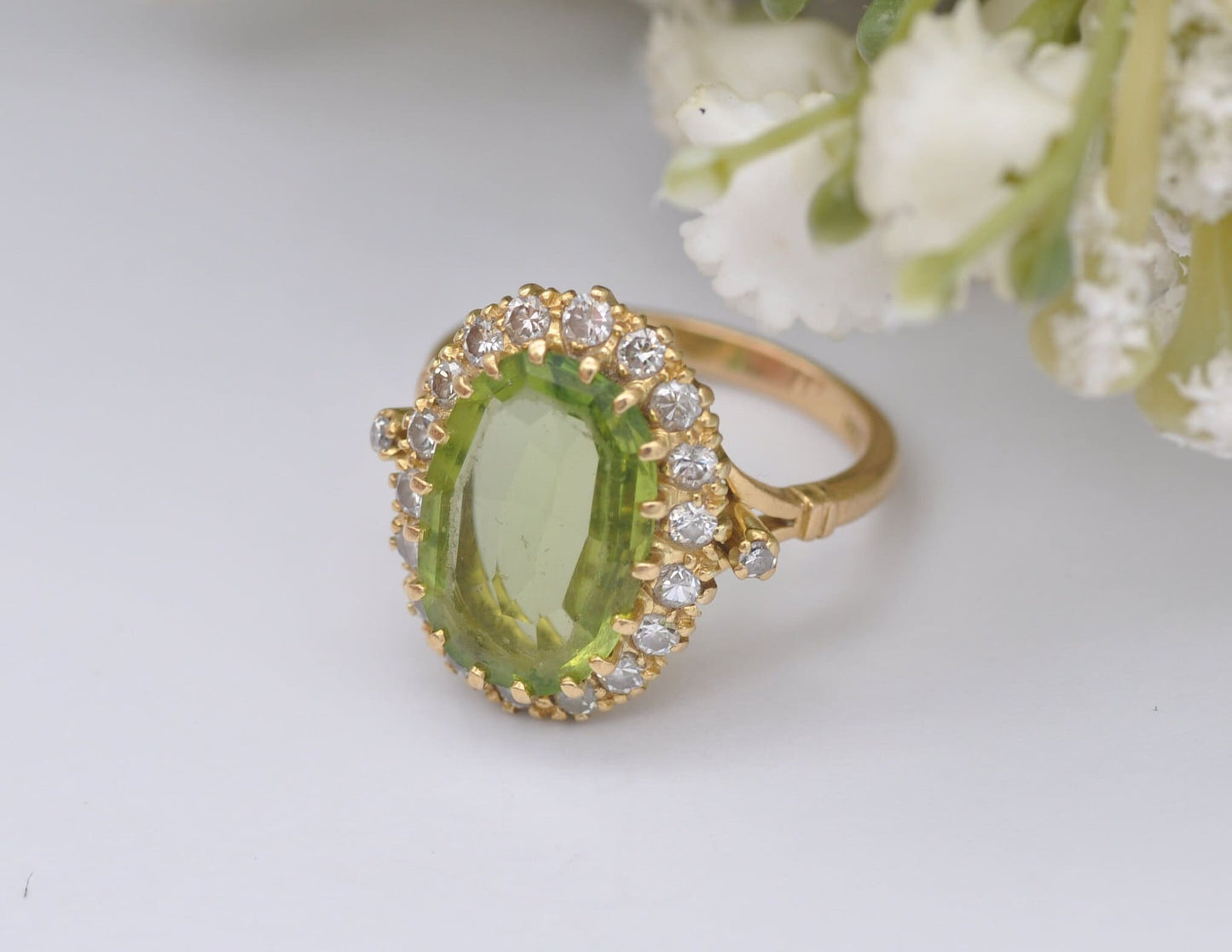 Vintage 18ct Gold Peridot & Diamond Halo Ring - Statement Cocktail | Green Stone | 18K | 1960s | Princess | UK Size - M 1/2 US Size - 6 1/2