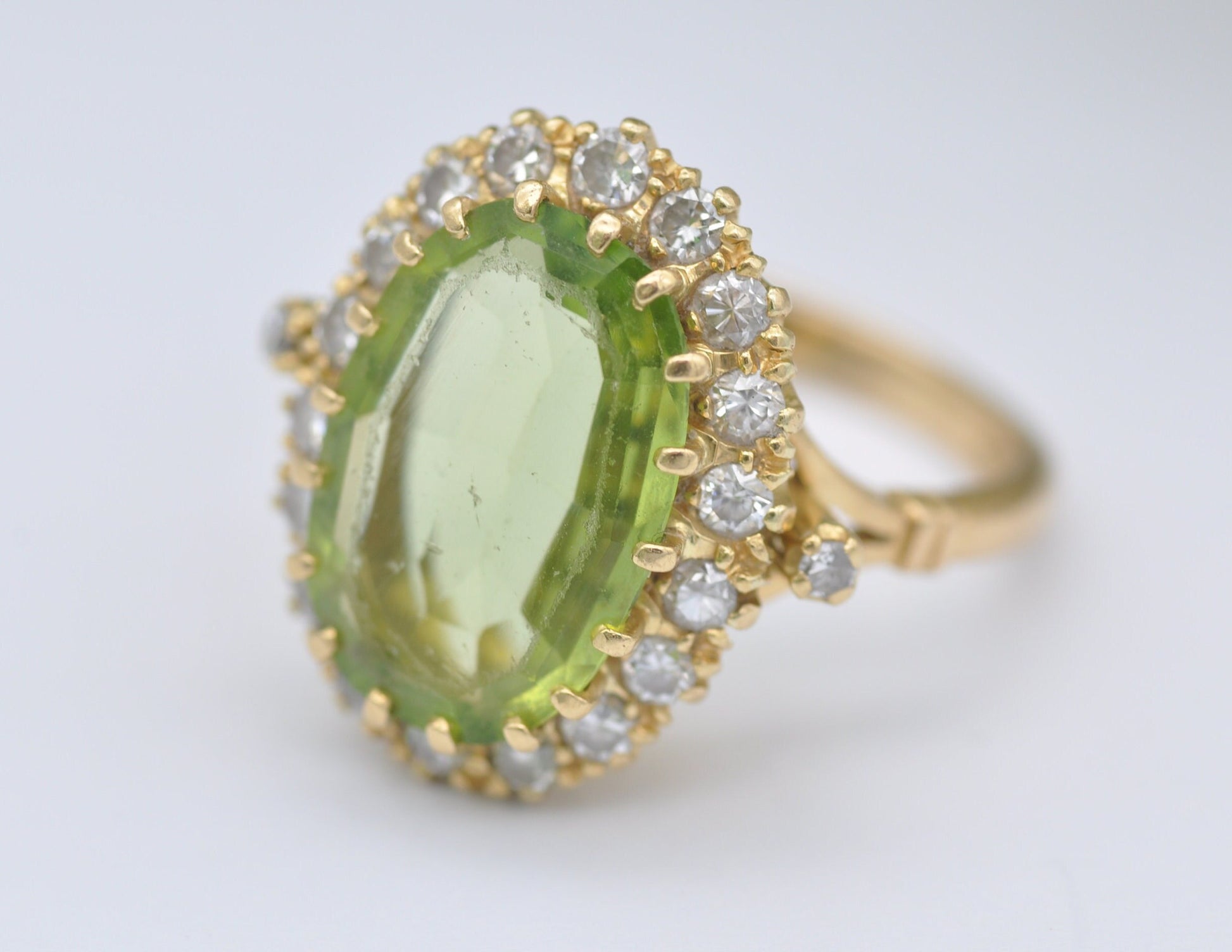 Vintage 18ct Gold Peridot & Diamond Halo Ring - Statement Cocktail | Green Stone | 18K | 1960s | Princess | UK Size - M 1/2 US Size - 6 1/2