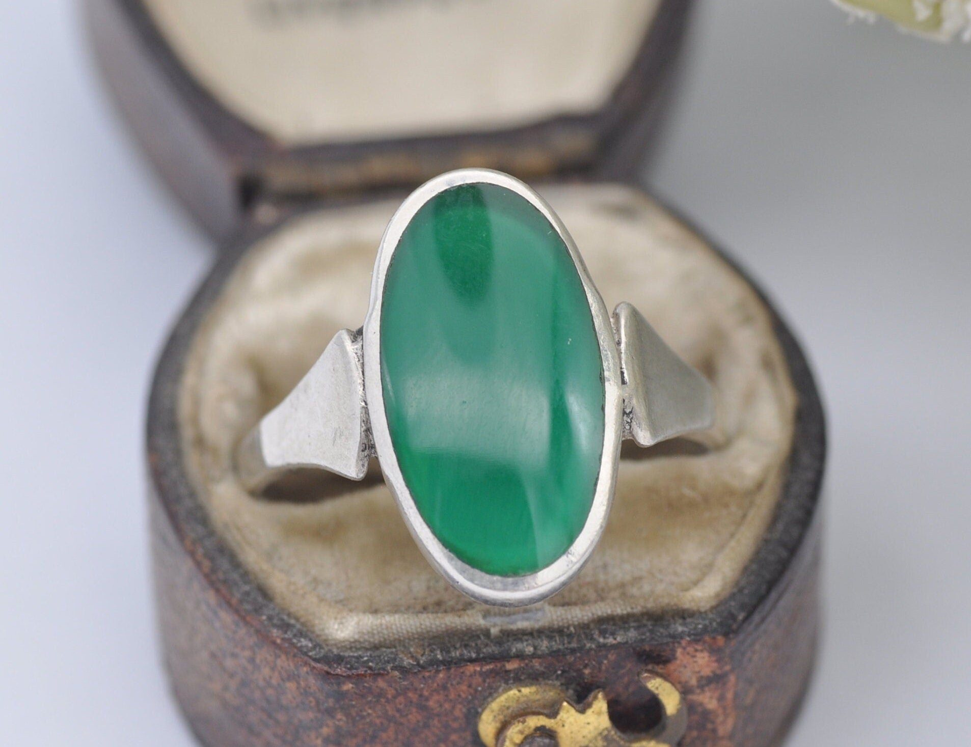 Sterling Silver & Chrysoprase Ring Vintage - Large Oval / Mid-Century Modernist Ring / 925 / Cabochon / UK Size - U 1/2 / US Size - 10 1/4